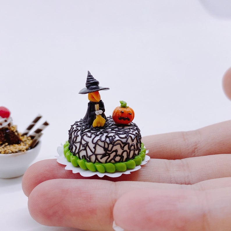 Miniature Cake 2.0 cm.