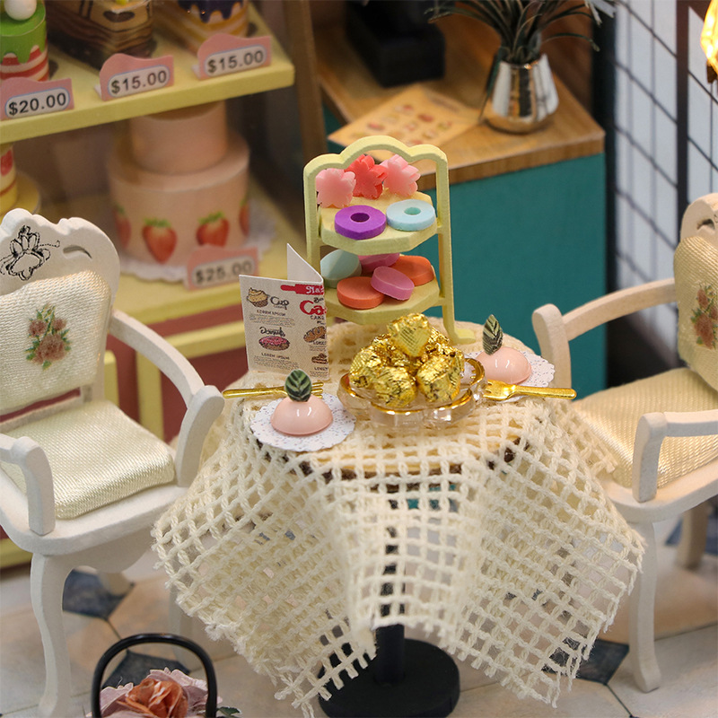 โมเดลจำลองร้านขนมเค๊กเบเกอรี่Hongda diy ของเล่นกระท่อมขนาดเล็กที่ทำด้วยมือบล็อกตัวต่อ 3D ปริศนาไม้บ้านตุ๊กตาสร้างสรรค์ขนาดเล็กทำมือแบบจำลองhouse