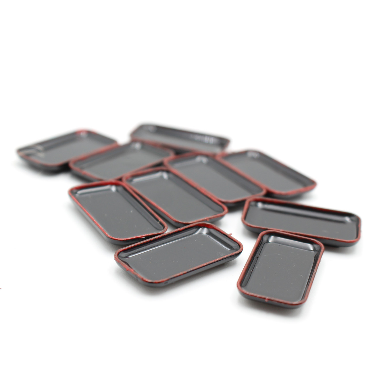 ถาดจิ๋วสี่เหลี่ยมโค้งมนสีดำขอบแดงงานประดับญี่ปุ่นสำหรับใส่อาหารญี่ปุ่นจานจิ๋วจากดินปั้นจิ๋ว