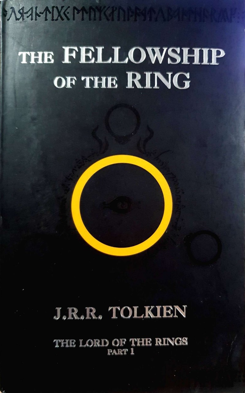 THE FELLOWSHIP OF THE RING. : J.R.R TOLKIEN