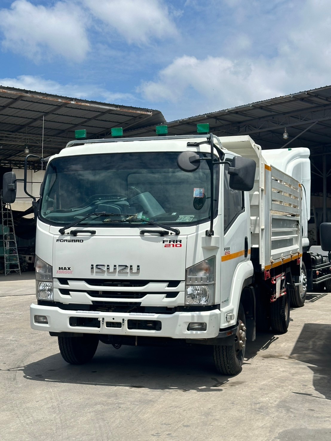 6ล้อดั้มอีซุซุISUZU FRR 210แรงปี2565ขายตามสภาพ สด1,020,000บ.Pro990,000บ.c2991s2265