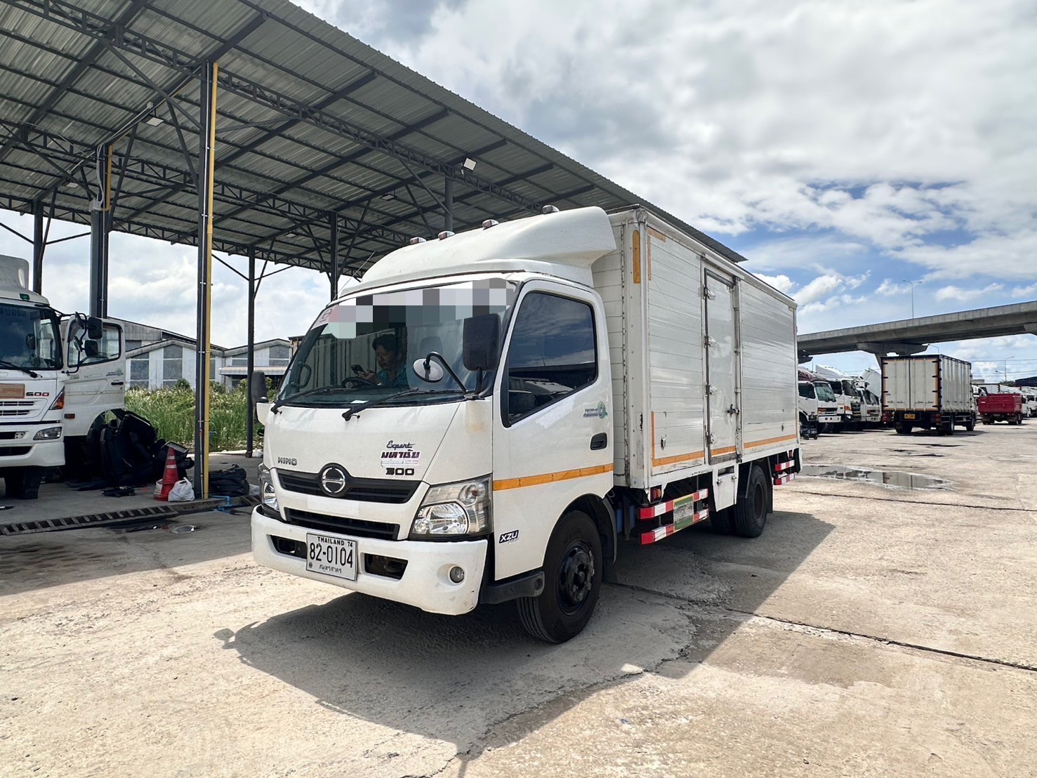 6ล้อ HINO XZU150แรงปี58ตู้แห้ง