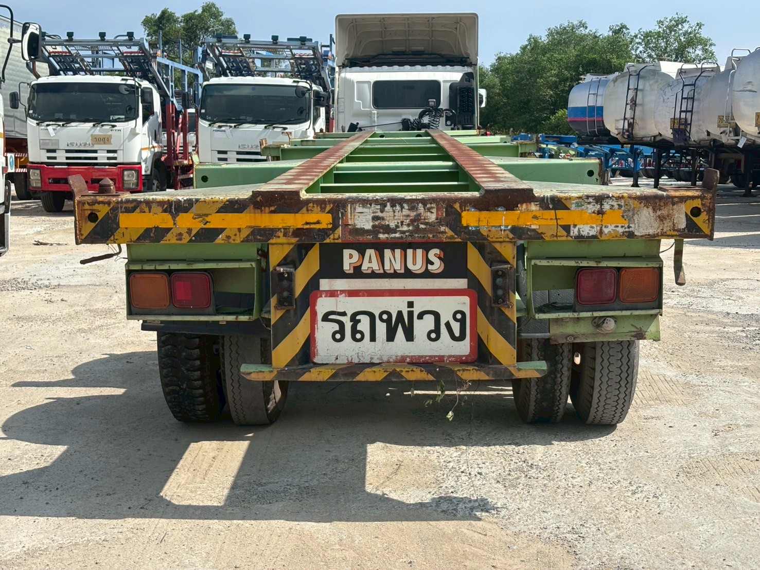 หางก้าง2เพลา PANUS ปี2553 ยาว12.3m สูง 1.5ม.หางก้างปลา2เพลายี่ห้อพนัส165000บ.Pro135000บ. เงินสด