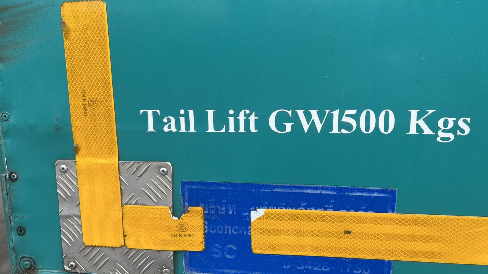 6ล้ออีซูซุตู้ทึบ1บาน7.7ม ISUZU CNG FTR220แรงปี2555 ย.7.7ก.2.4ส.2.8รถขนมอเตอร์ไซด์2ชั้นพร้อมลิฟท์ท้ายสภาพสวย พร้อมใช้งานคัดซี385,000บ.พร้อมตู้450,000บ.มี2คันA