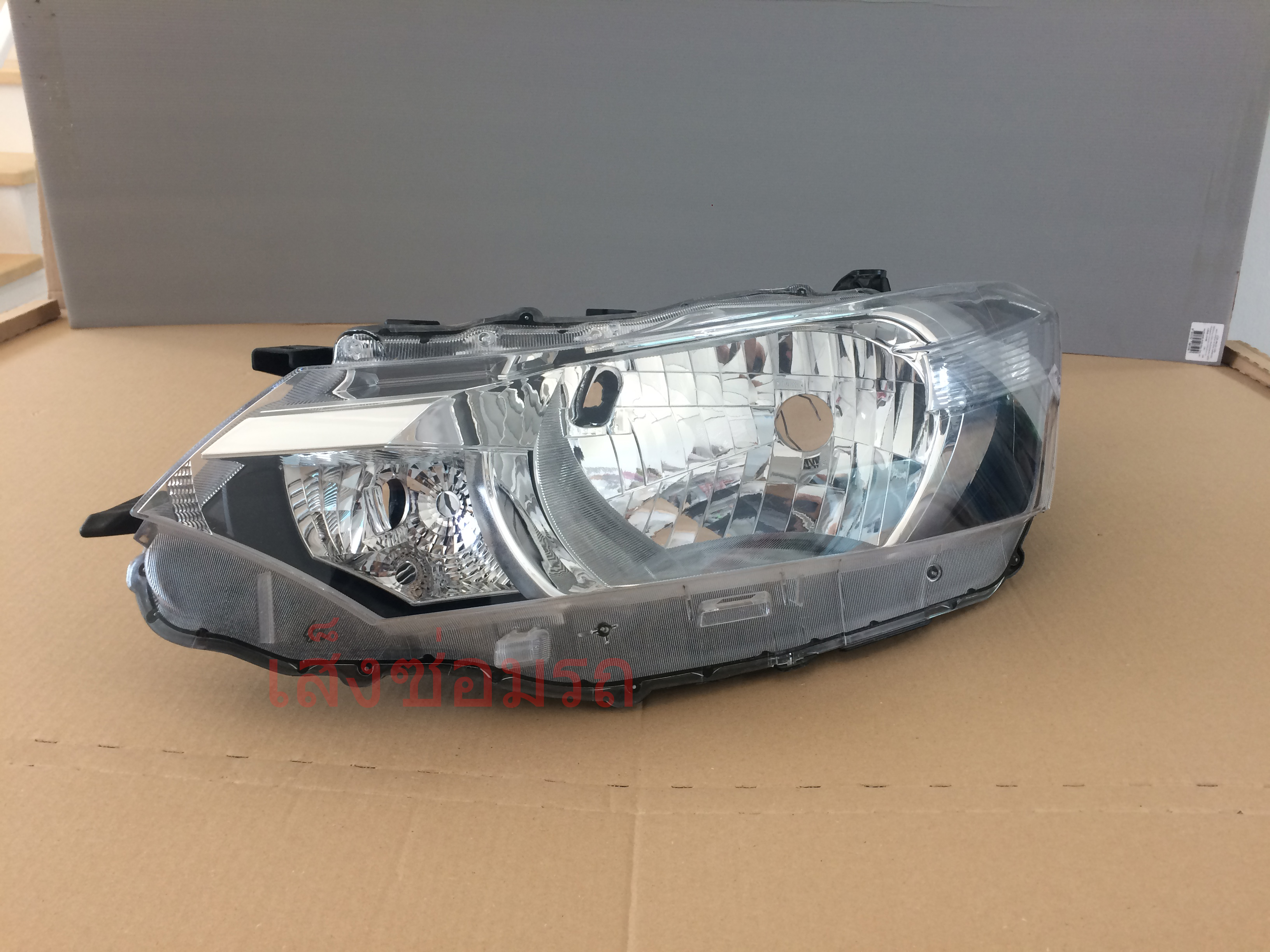 Headlight Toyota Vios 2013 - L