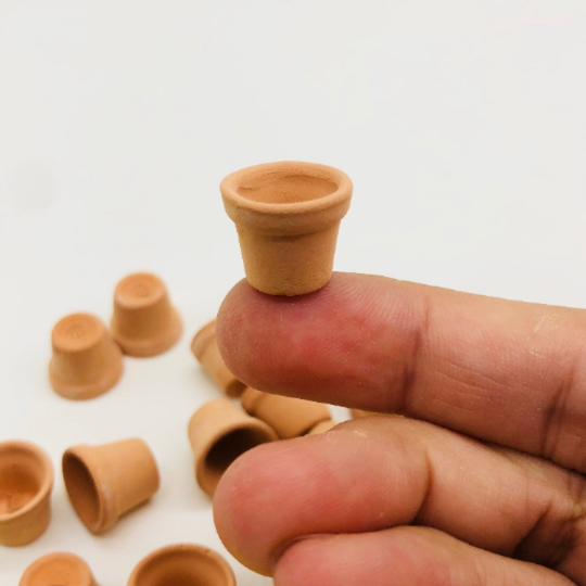 กระถางดินเผาจิ๋ว (สีอิฐ) 100 pieces W15 x H13 mm