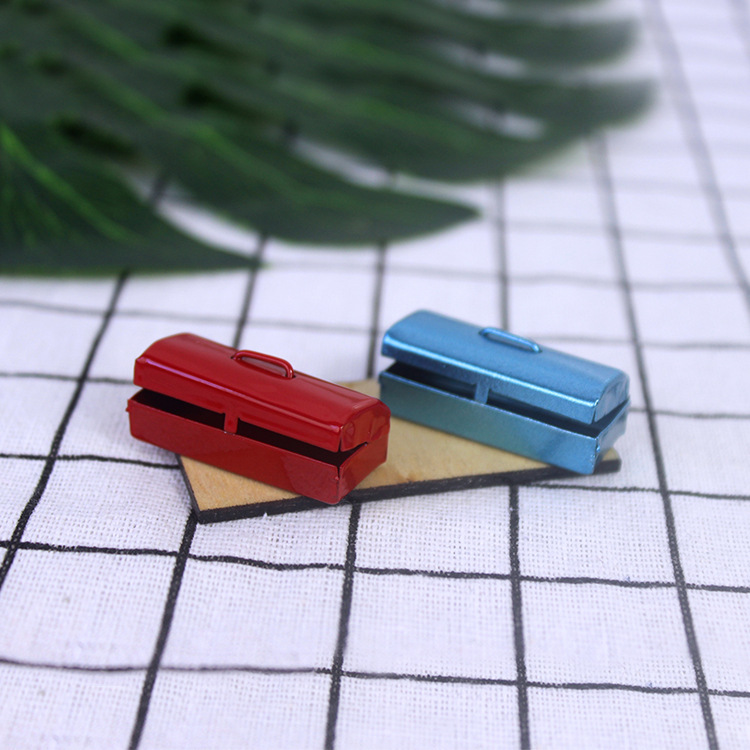 กล่องเหล็กจิ๋วสีน้ำเงินสำหรับงานสะสมของจิ๋วและผู้ที่รักการประดิษฐ์ดินไทยปั้นจิ๋ว