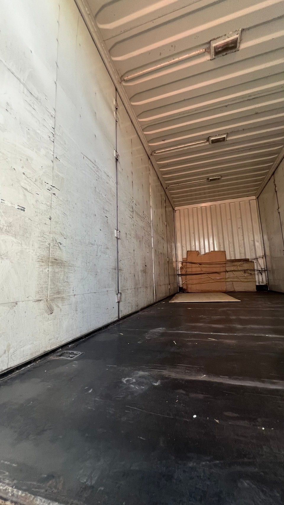 10ล้อตู้ทึบ10บาน6.2ม.NISSANนิสสันยูดี 254 แรงม้าปี48ตามสภาพ350,000บ4091มี3คัน(A)