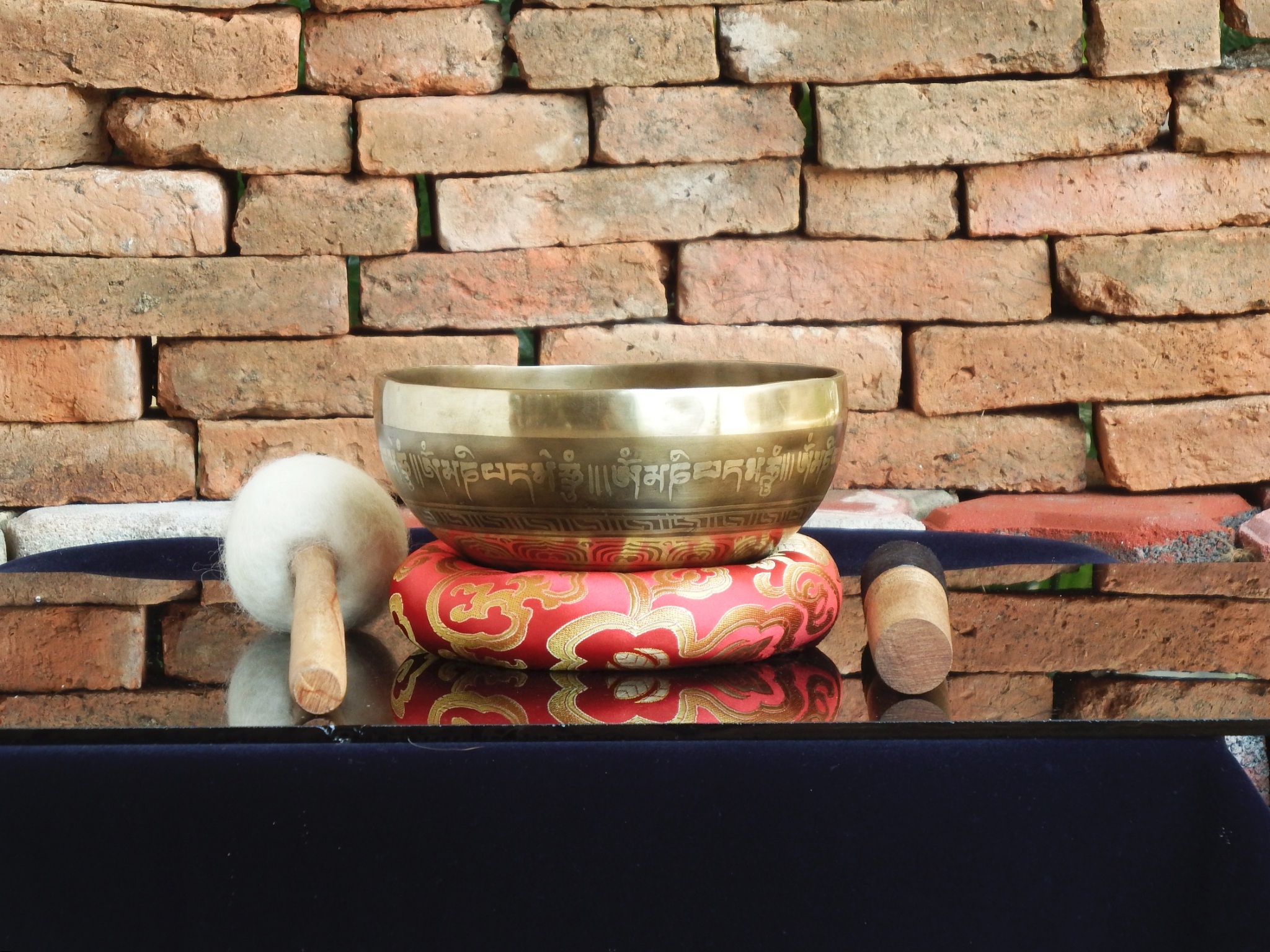 ขันทิเบต(ทองเหลือง) Tibetan Singing Bowl งานทำมือโดยช่างฝีมือชาวเนปาล (16 cm.)