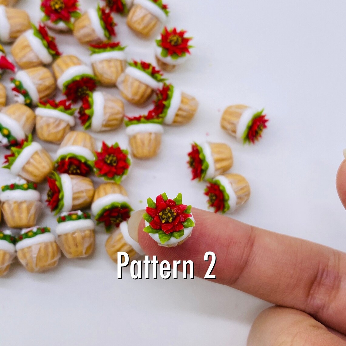 10 pieces Miniature Cupcake (Fake Food) ทำจากดินปั้น อาหารปลอม ขนมปลอม