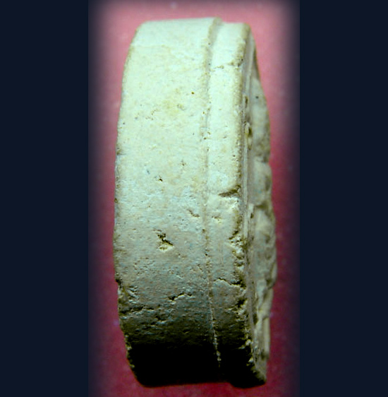 (8) พระจันลอย รุ่นแรก ปี 2507 หลังยันต์เฑาะว์ เนื้อผงพุทธคุณ