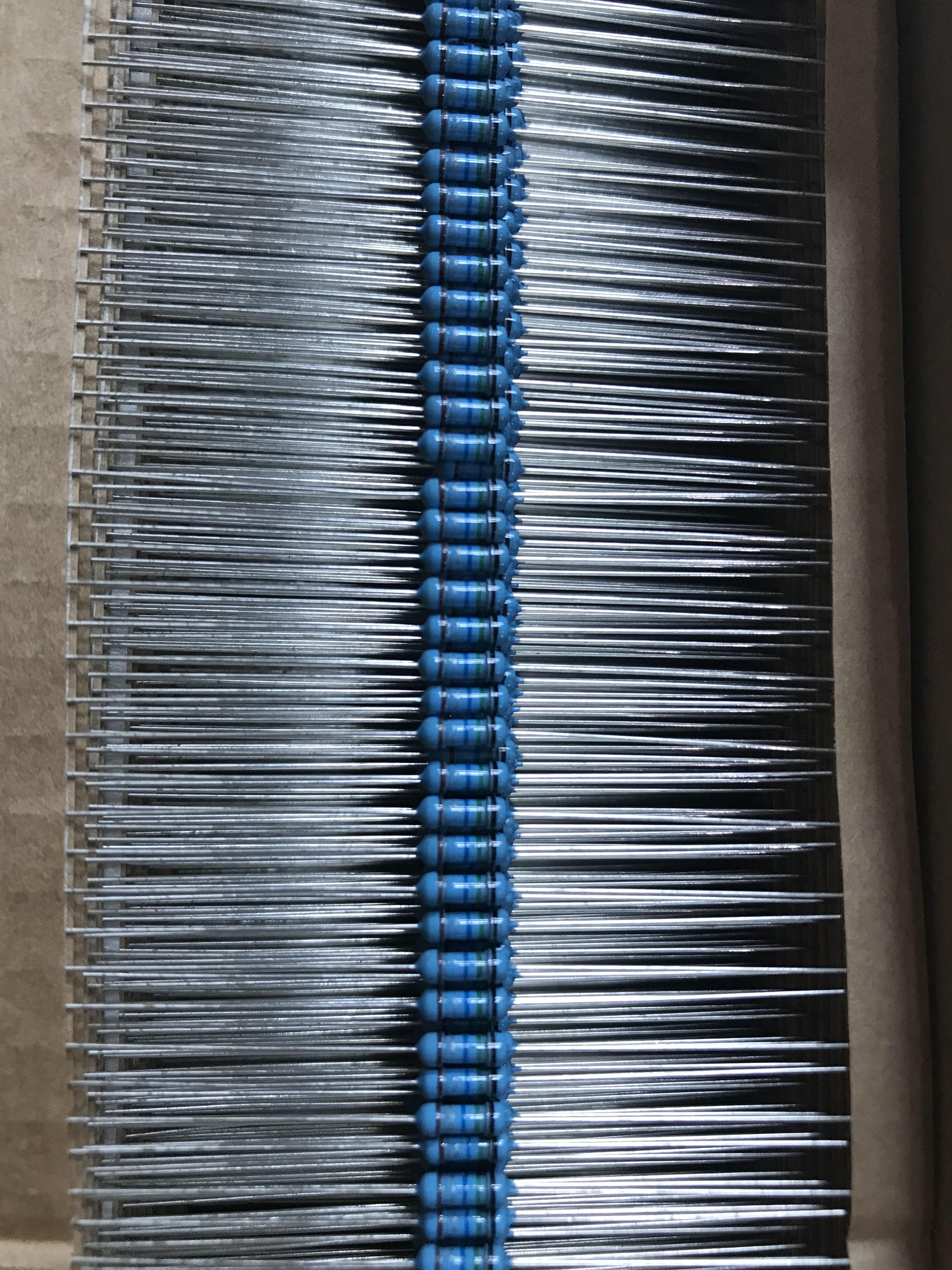 0.56R 1/4W 金属膜Metal Film 1% (1ชุดมี100ตัว)