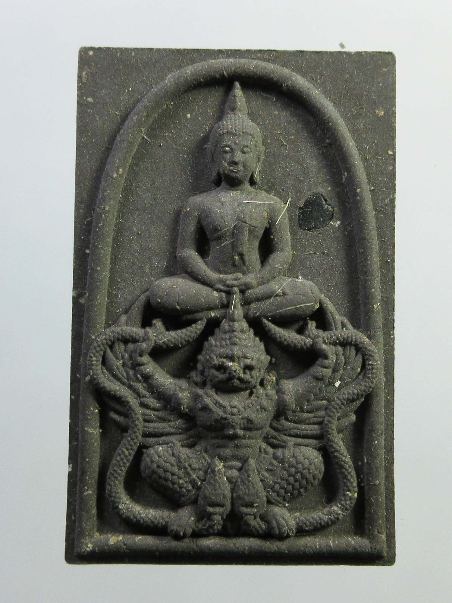 (18) พระสมเด็จทรงครุฑ หลวงปู่ผาด วัดไร่ ปี 2554 เนื้อว่านกากยายักษ์