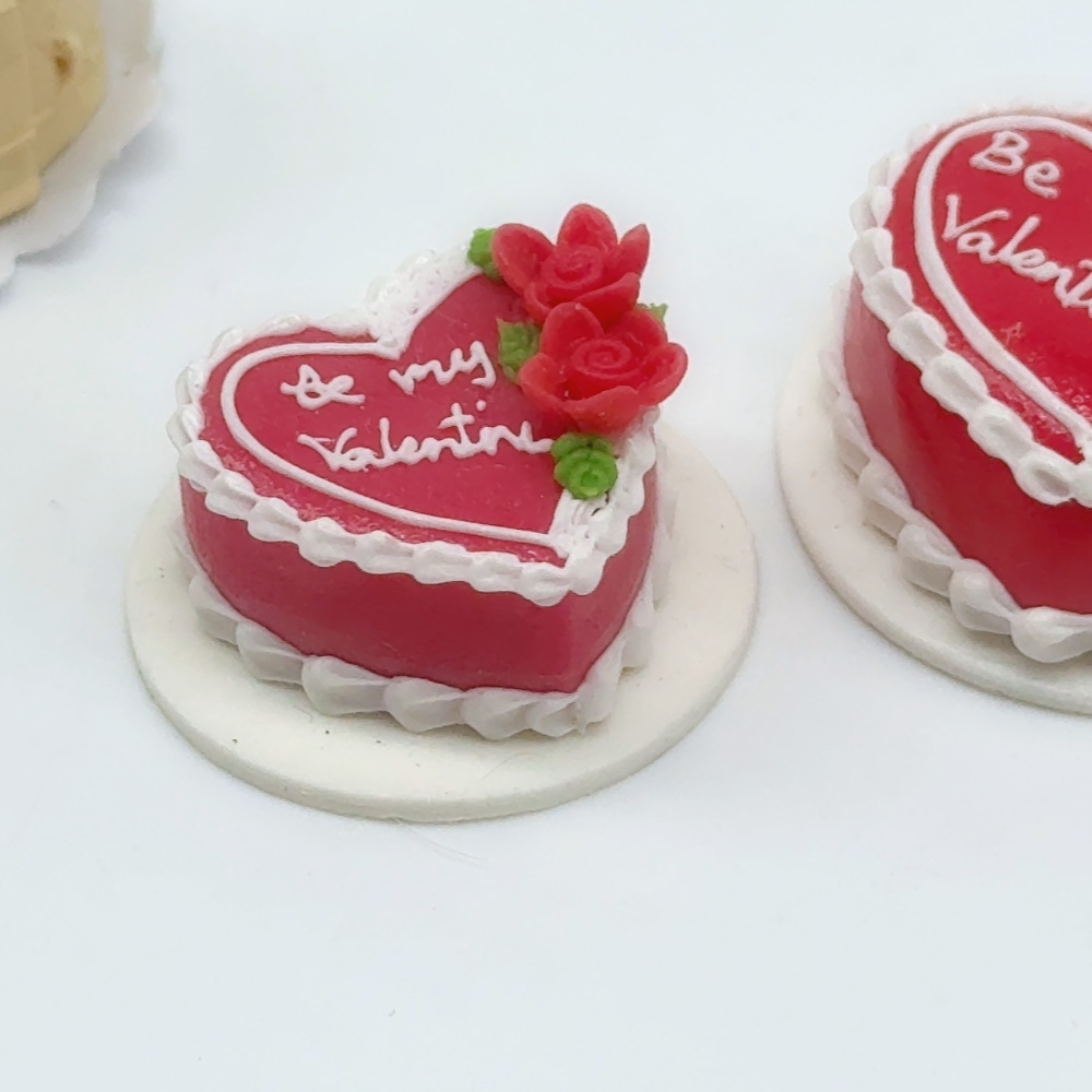 Miniature Heart Cake “Be my Valentine”