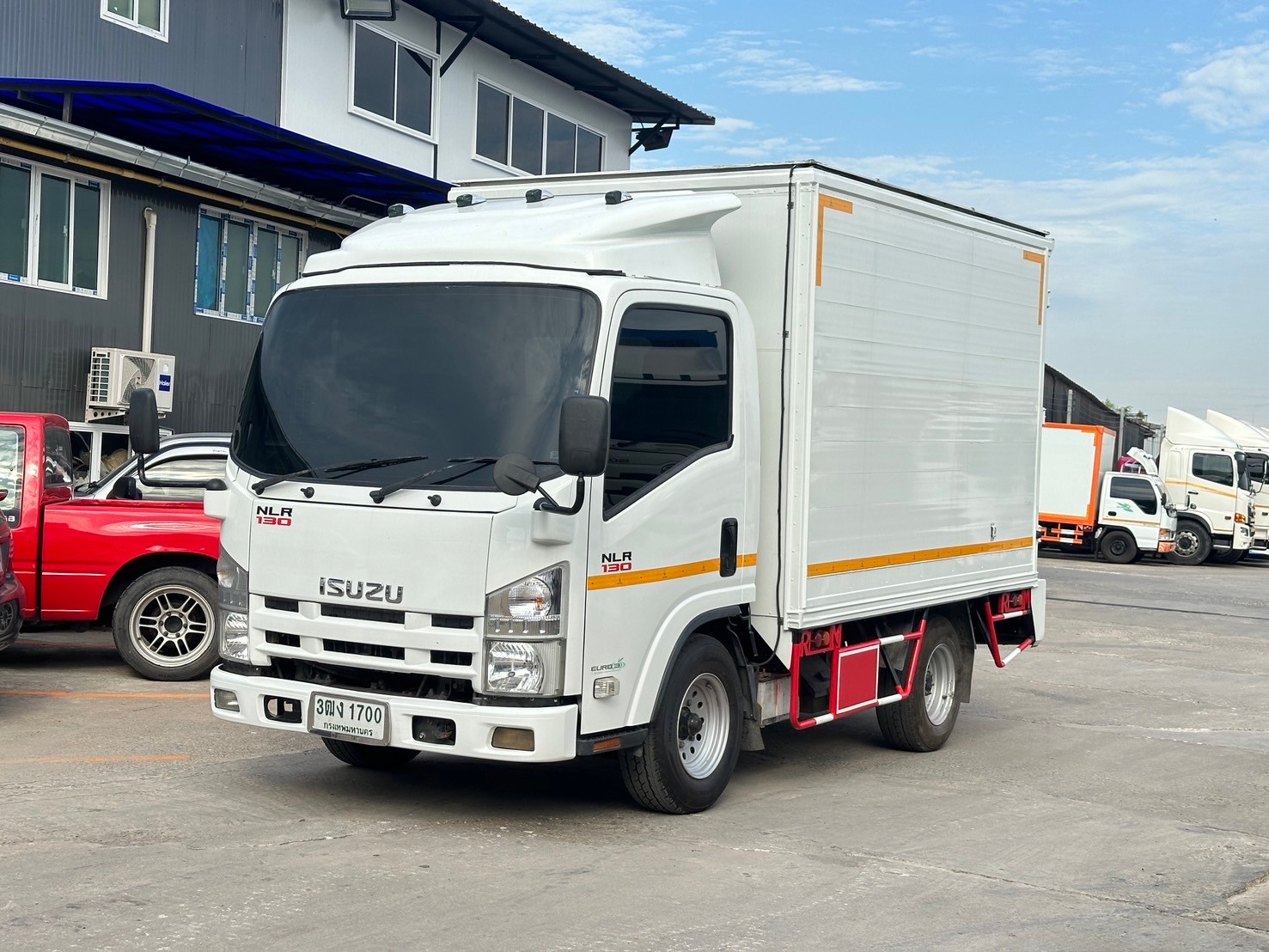 4ล้อตู้ทึบใน ย.2.9ม.NLR130 ISUZU ปี63(ย.2.9/ก1.8 /ส.1.8)เกียร์มือ 680,000บ.1700สด/เเนนซ์ (ทำเป็นตู้คอกได้)