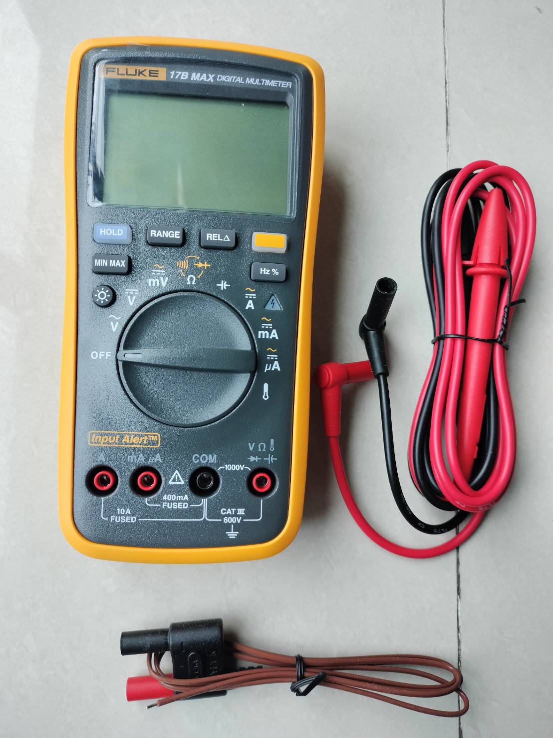Fluke Digital Multi meter 17B MAX ดิจิตอล มัลติมิเตอร์ รุ่น 17B+ มิเตอร์ที่ช่างมืออาชีพให้การยอมรับ ในความเที่ยงตรง และแม่นยำ ในการวัดค่าทางไฟฟ้าทุกรูปแบบ