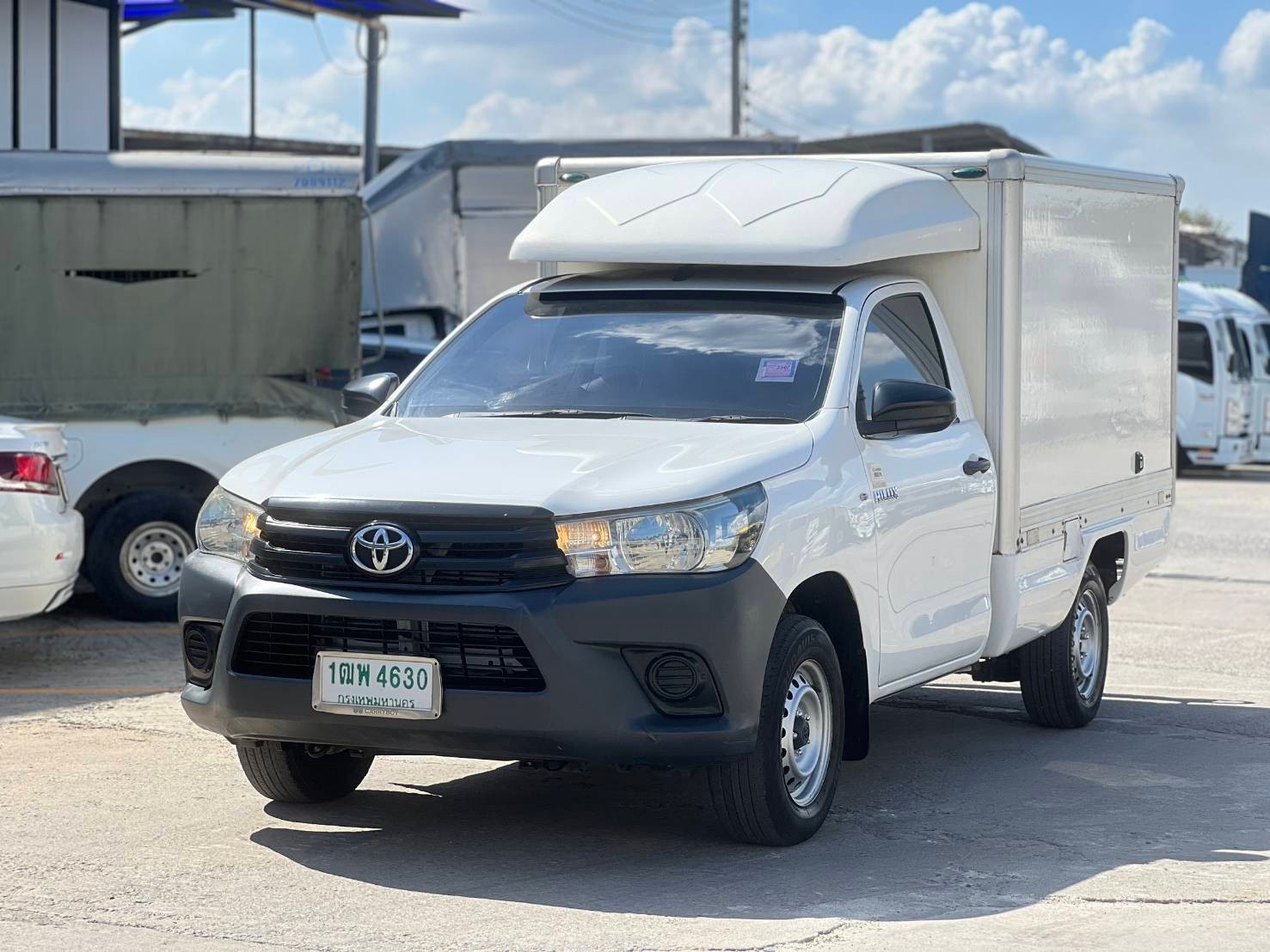 Toyota Revo 2.4 ปี2015 ตู้แห้ง แครี่บอย สูงวัดใน 1.25 ม. สูงจากพื้นถึงหลังคา 2.20 ม. สเปคตู้วิ่งงานห้าง รถสวย มือเดียว เดิมๆ น็อตไม่ขยับ รถพร้อมใช้งาน เงินสด228,000Pro198,000 บาท