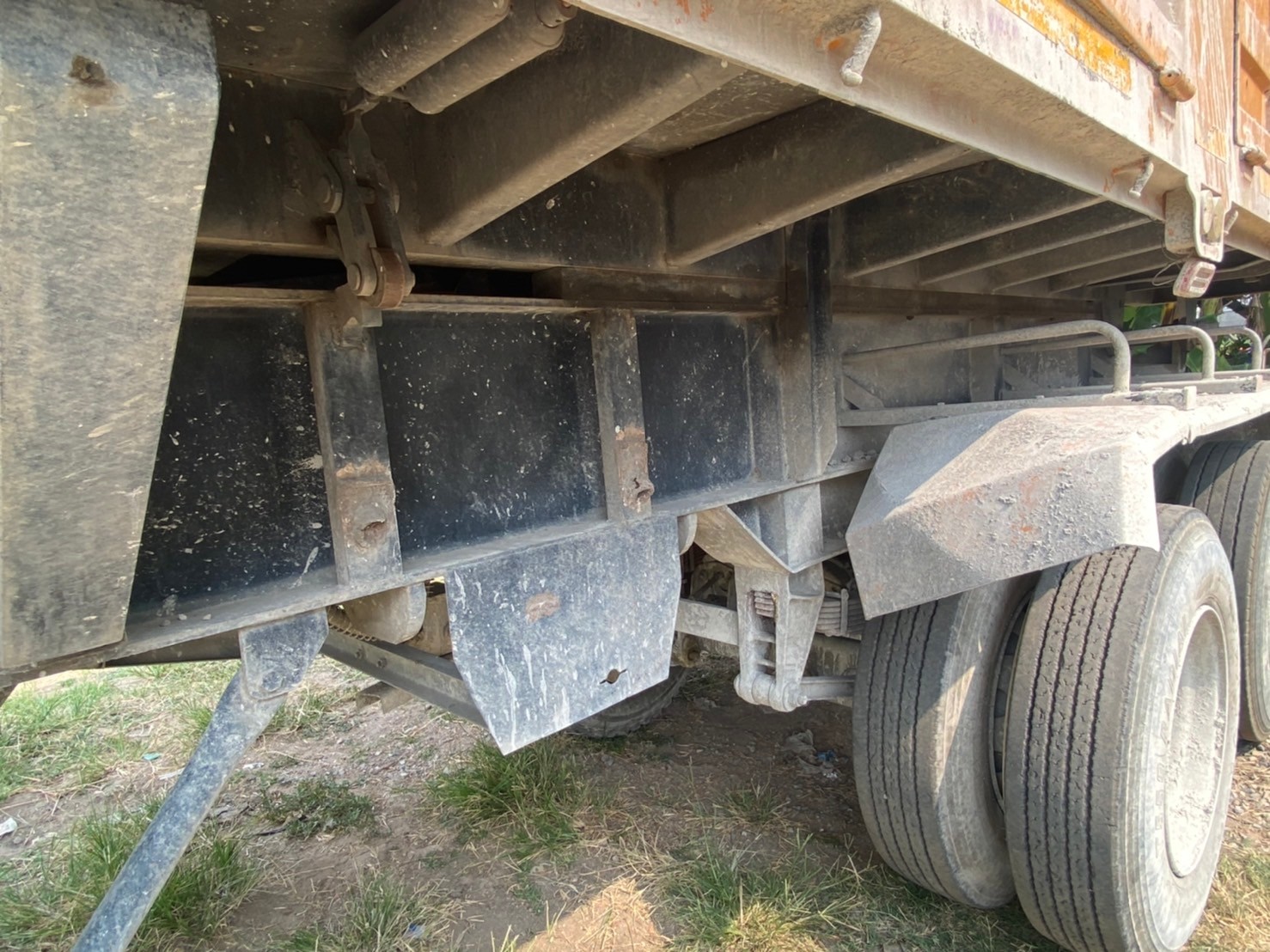 หางเซมิดั้ม2เพลา10น้อตปี2559สภาพพร้อมใช้ 380000