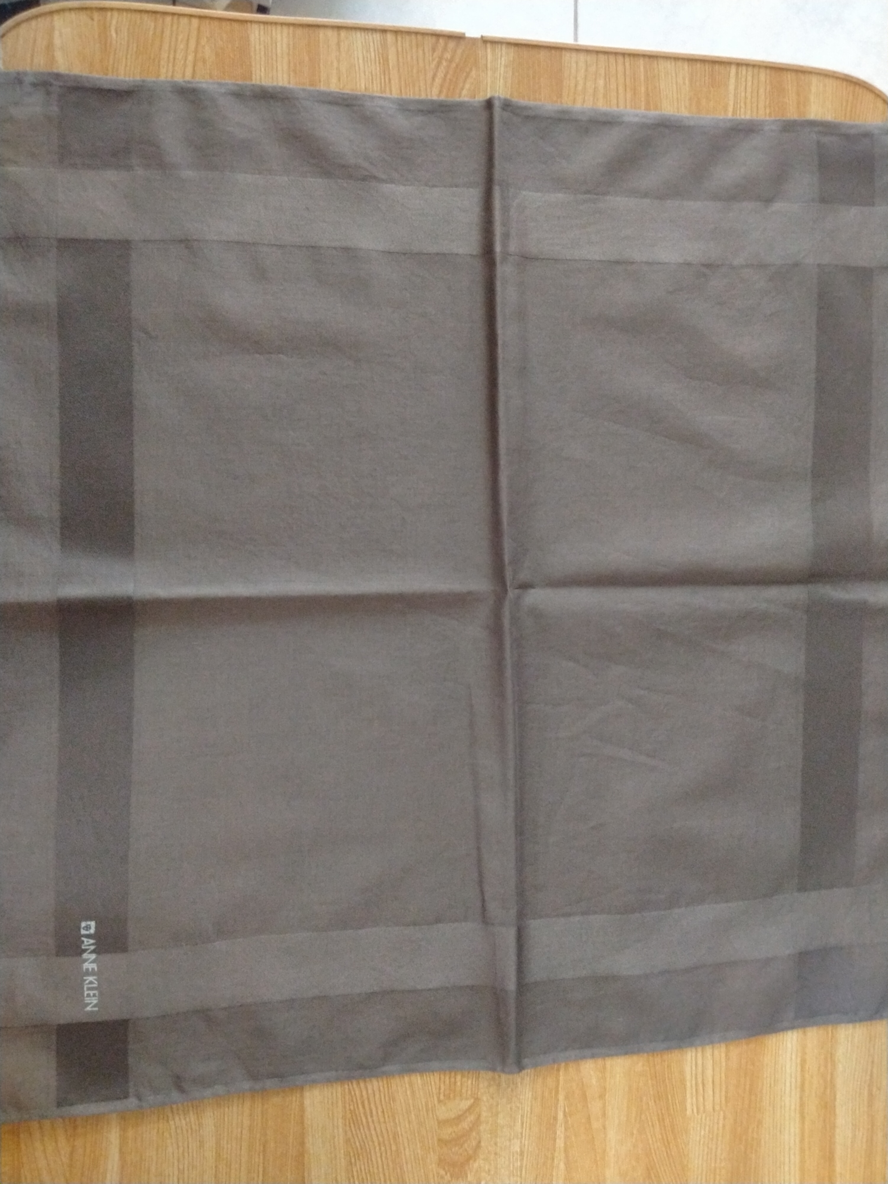 ผ้าเช็ดหน้าANNE KLEIN มือ2