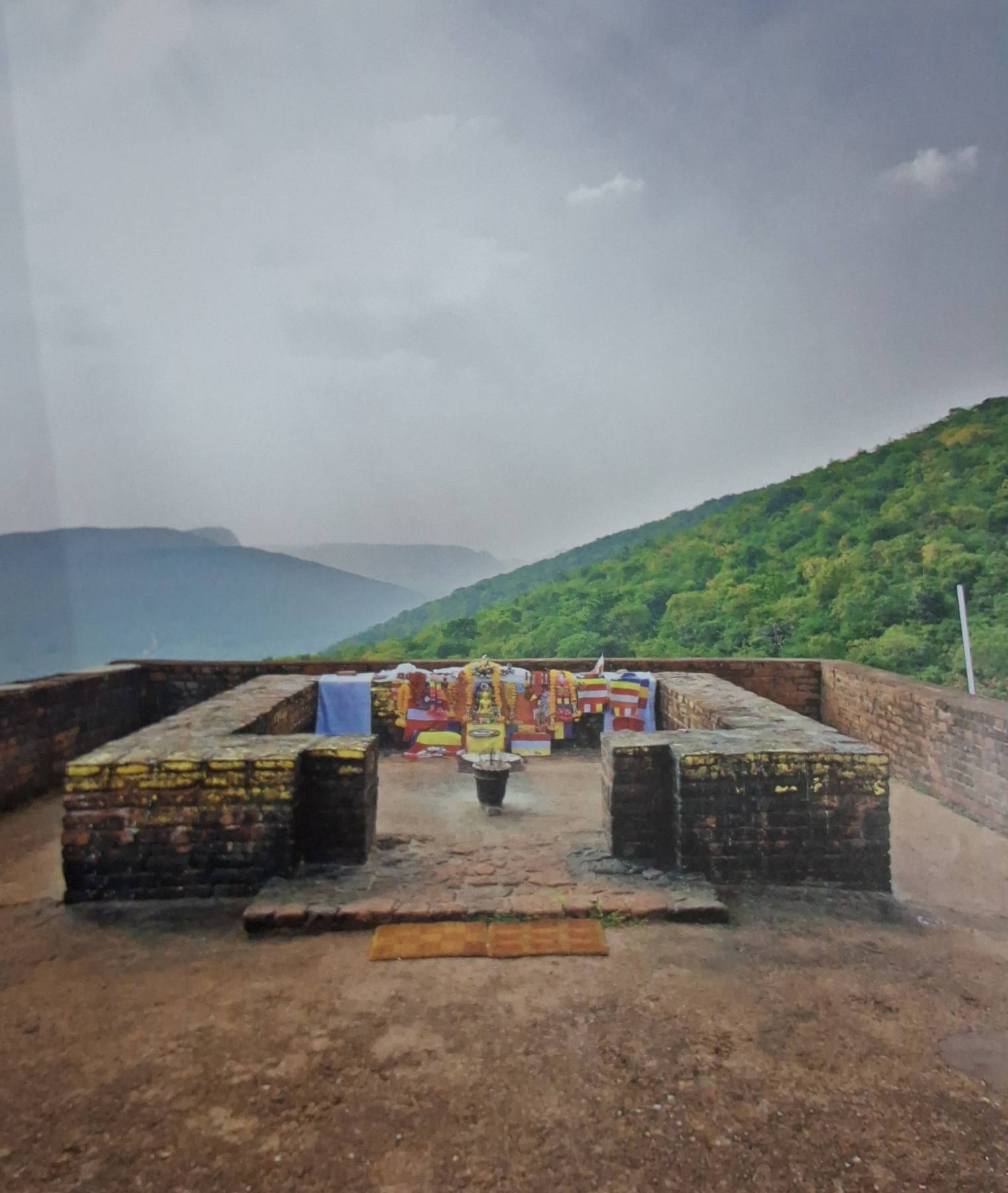 พุทธเจติยะ (ปกแข็ง)