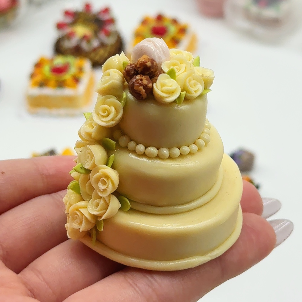 Miniature 3 layer Wedding Cake 40 mm.