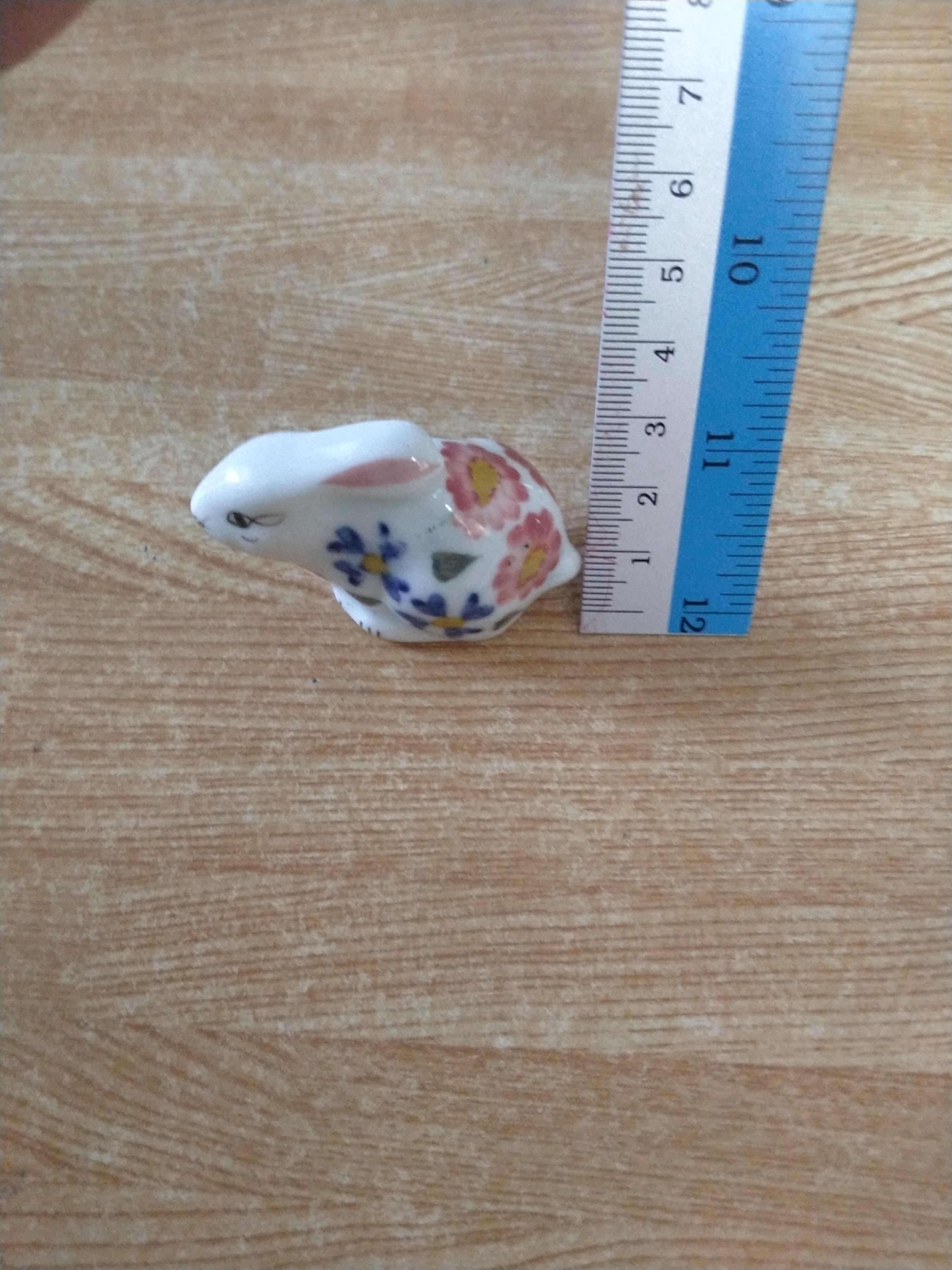 ตุ๊กตากระต่าย (เซรามิค)