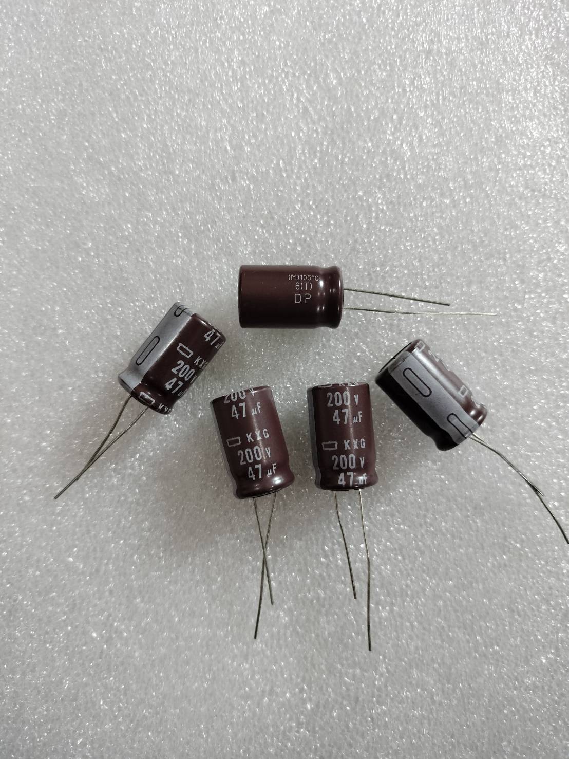 C.47UF 200V DIP NCC (1ชุด5ตัว)