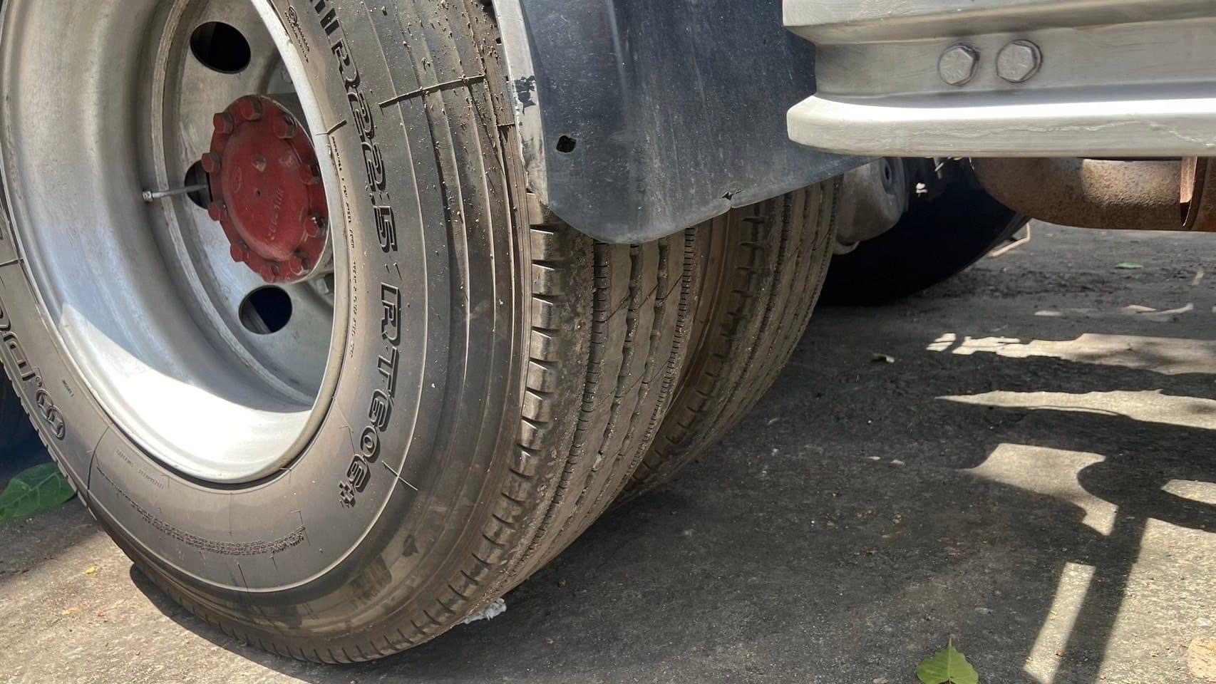 10ล้อหัวลากNISSAN UD 454 นิสสันยูดี 320แรงม้าปี2551 355,000 ขายตามสภาพไม่รับประกัน