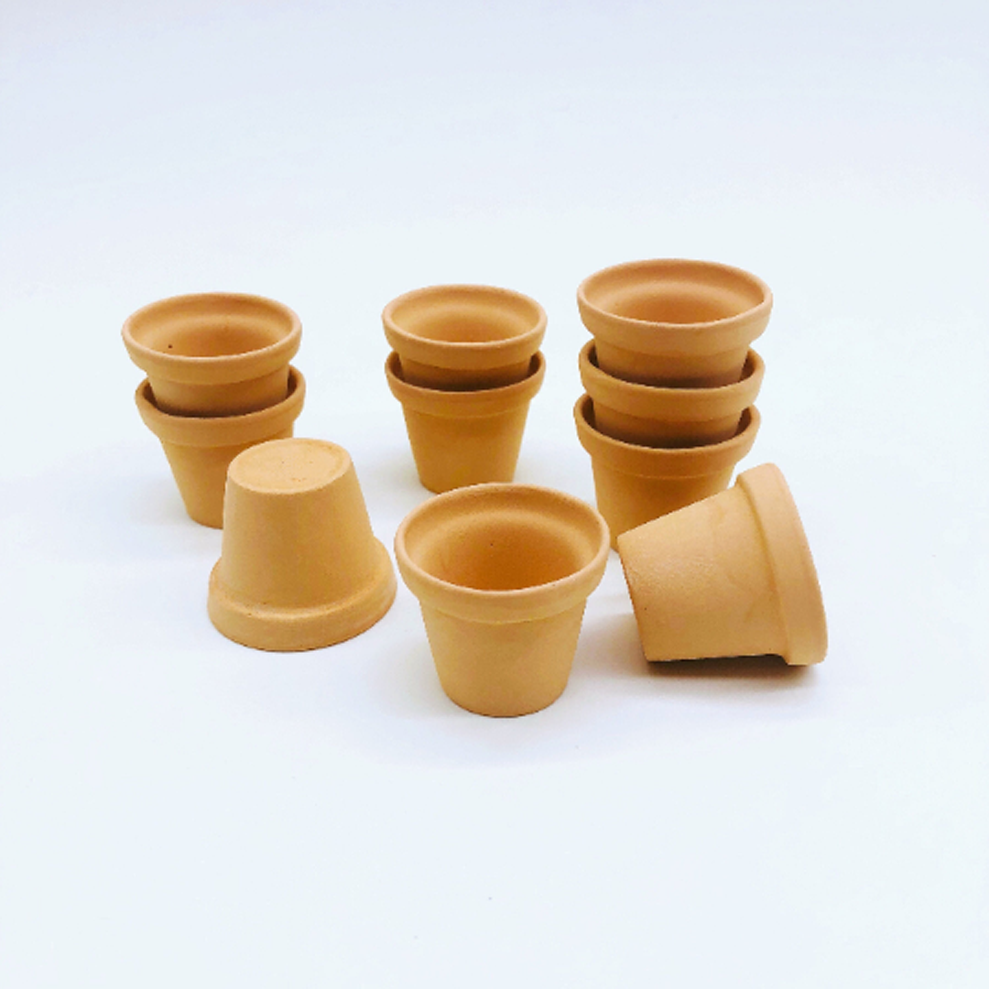 10 ชิ้น กระถางดินเผาจิ๋ว (สีอิฐ) size 3.5 x 3.0 cm