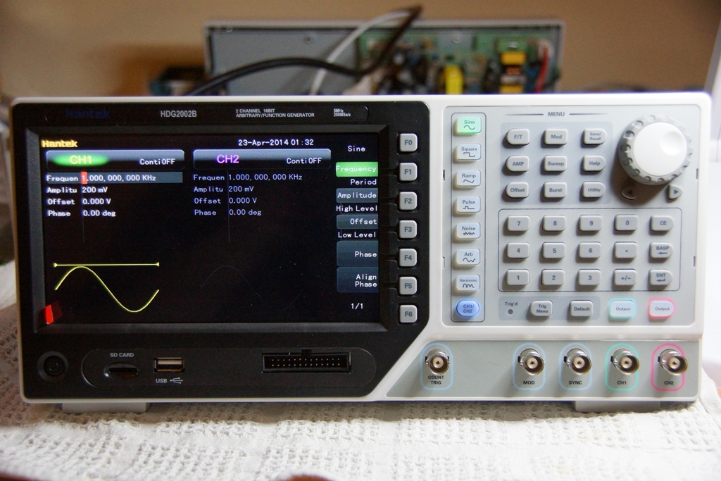 Function Generator Hantek HDG2002B 2CH 5MHz 250MSa s