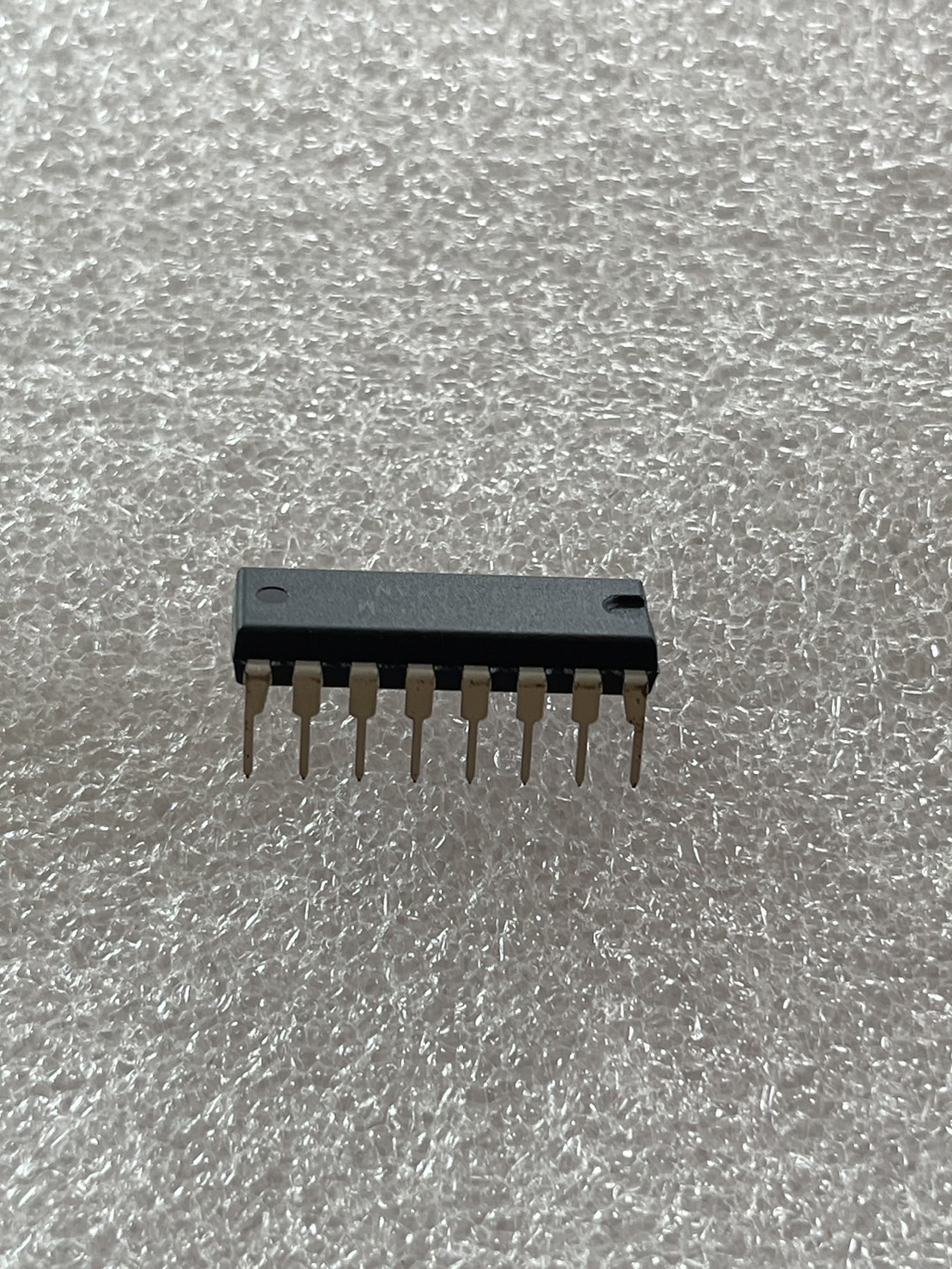 ULN2004A DIP (ราคา1ตัว)