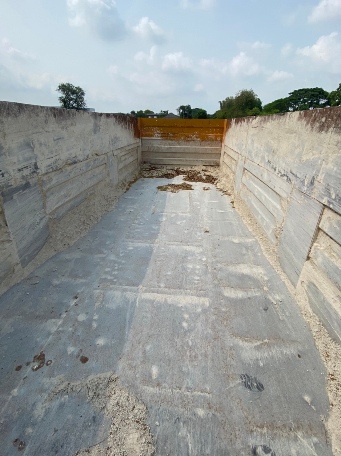 หางเซมิดั้ม2เพลา10น้อตปี2559สภาพพร้อมใช้ 380000