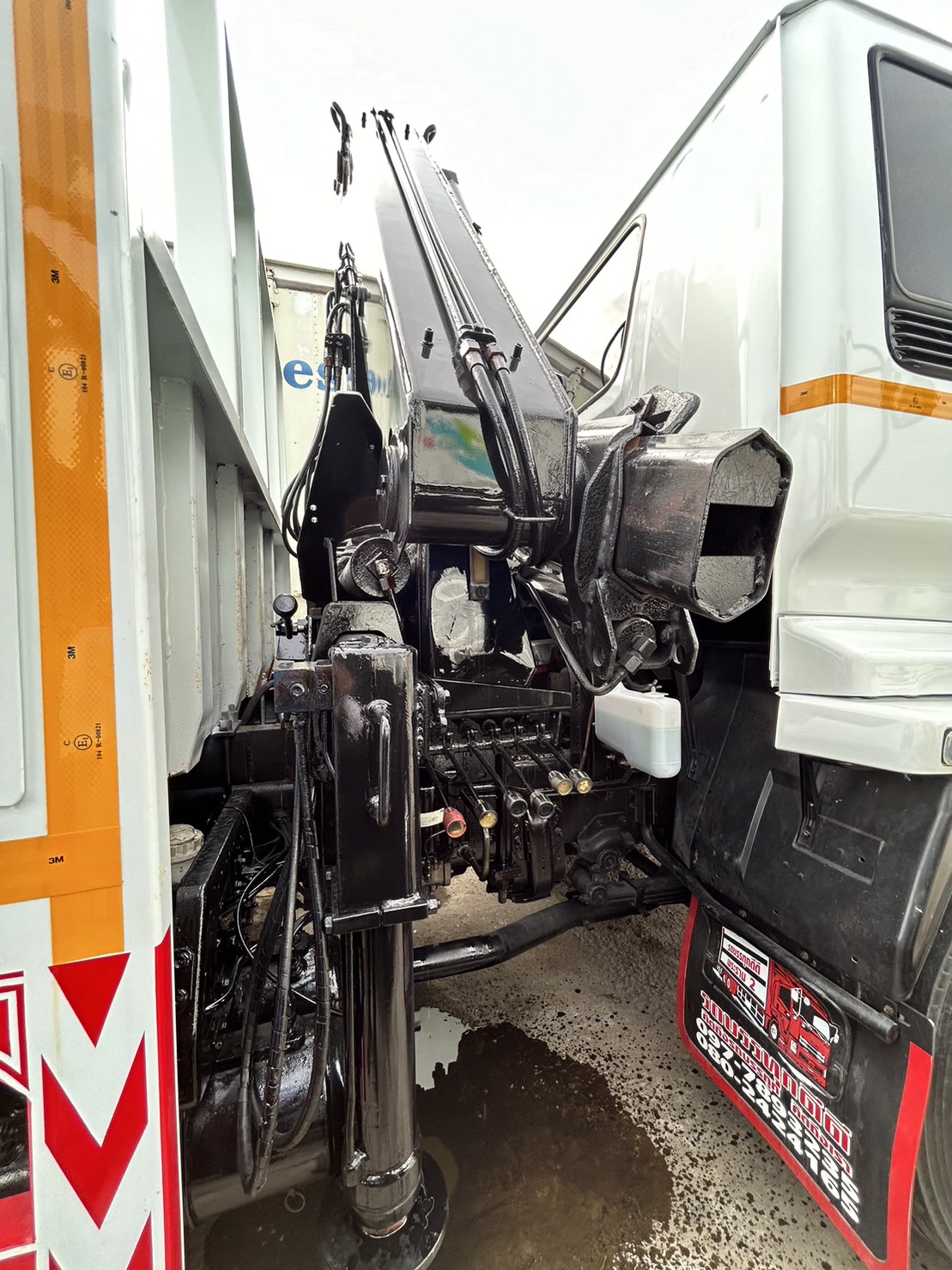 6ล้อเครนอีซูซุ.isuzu FTR200แรง ISUZU MAXLOAD ปี2549 ติดเฮี๊ยบพับ3ตันยางใหม่780,000บ.Pro750,000บ.