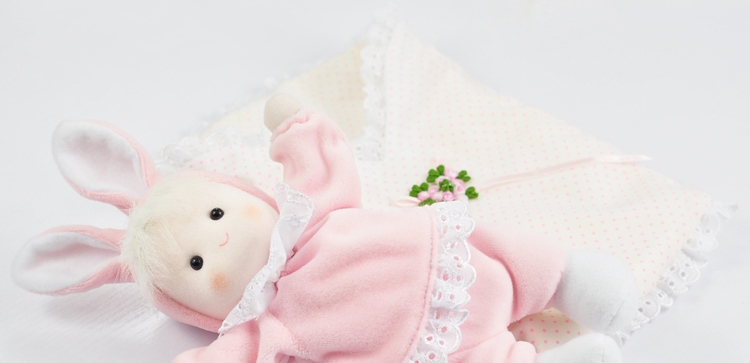 ตุ๊กตากระต่ายกล่อมนอนแบบไขลานมาพร้อมเสียงดนตรีสีชมพูเหมาะสำหรับเป็นของขวัญในโอกาสต่างๆ