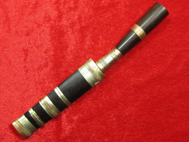 (9) มีดหมอหลวงพ่อคูณ วัดบ้านไร่ ปี 36 (ด้ามไม้ฝักไม้) ออกที่วัดประโดก อ.เมืองนครราชสีมา ปี 2536