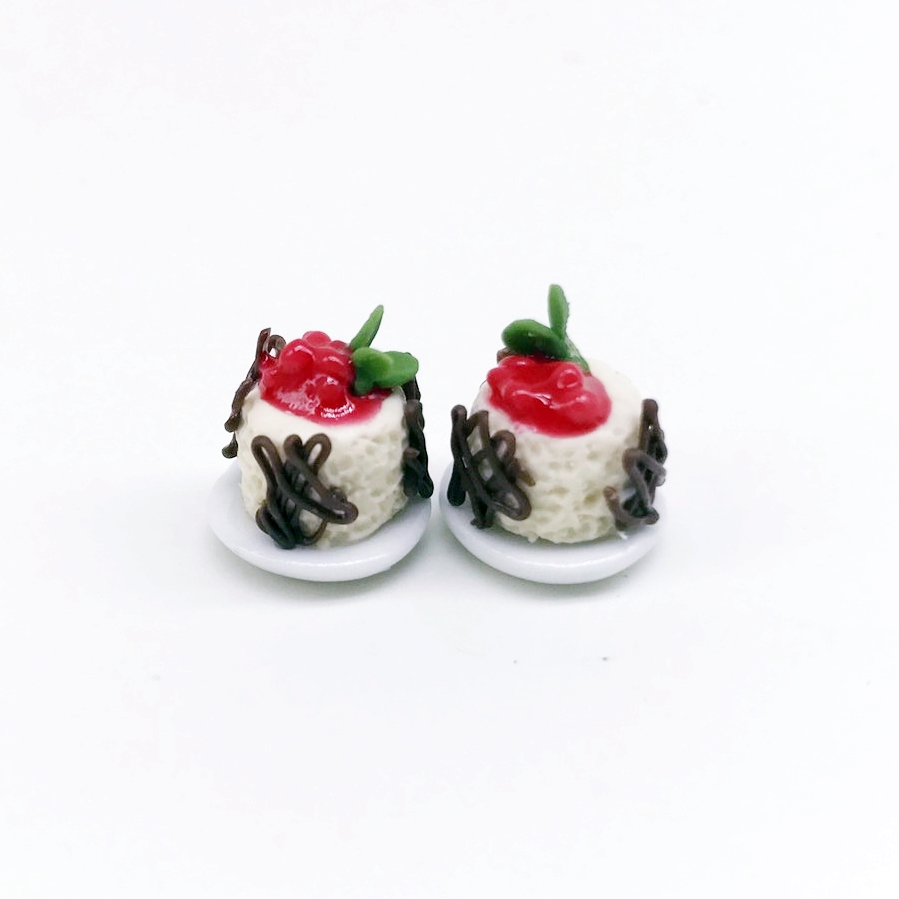 Mini cake on ceramic plate