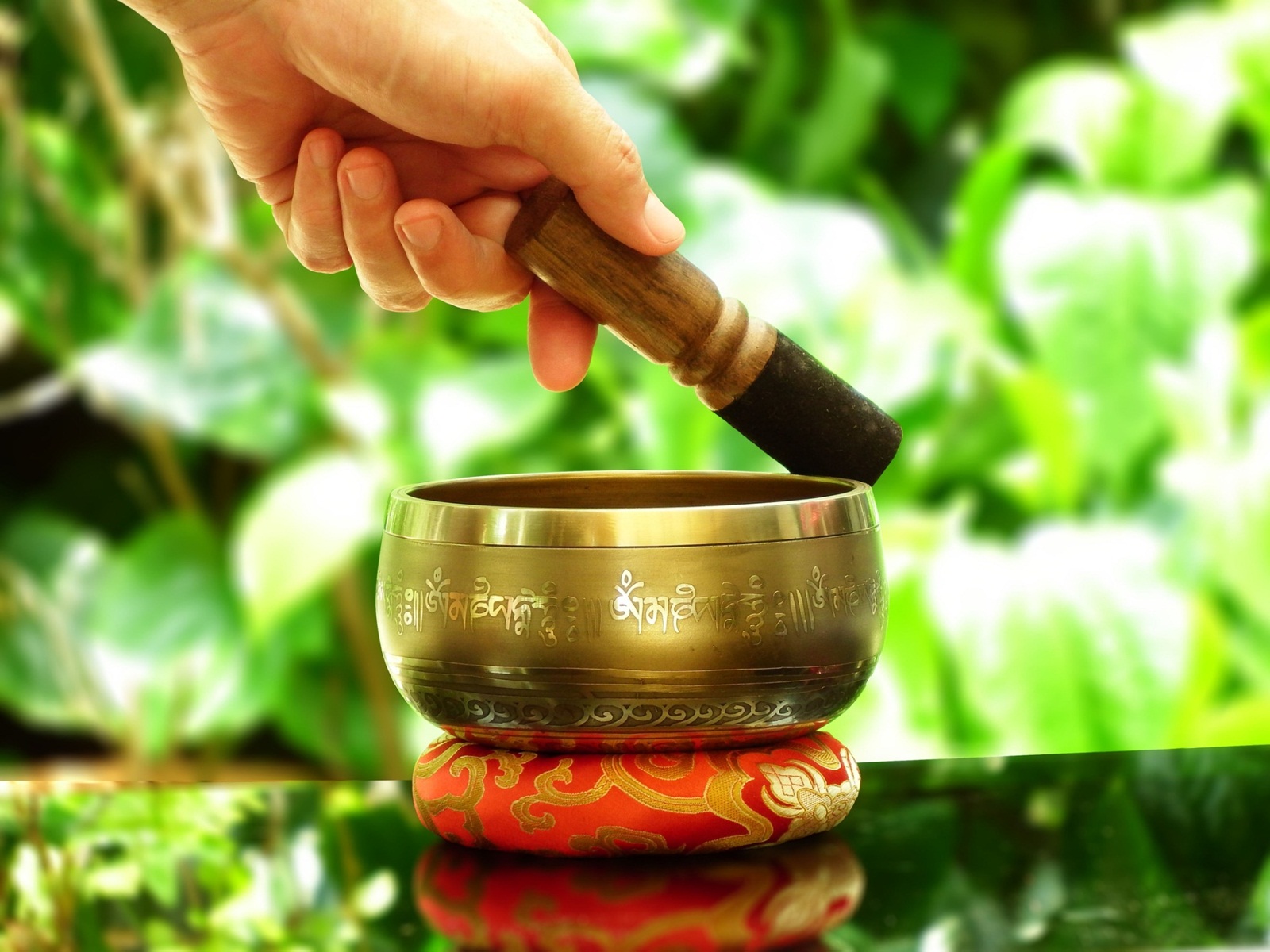 Tibetan Singing Bowl ขันทิเบต(ทองเหลือง) งานทำมือโดยช่างฝีมือชาวเนปาล (12.5 cm.)