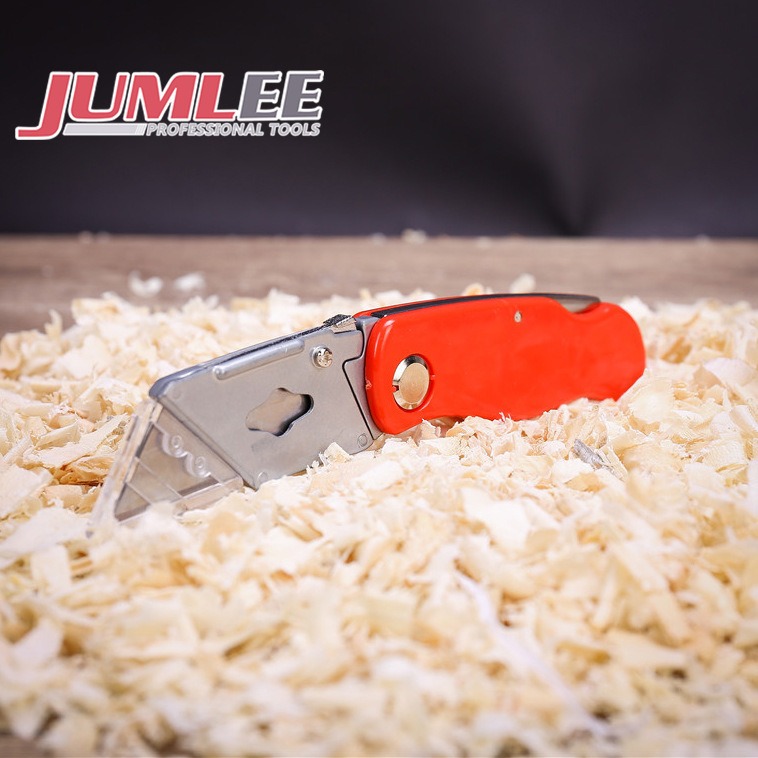 มีดคัตเตอร์ อเนกประสงค์ ยี่ห้อ KingsMan รุ่นงานหนัก แถมใบมีด 5 ใบ คละสี [ขายปลีก/ส่ง]