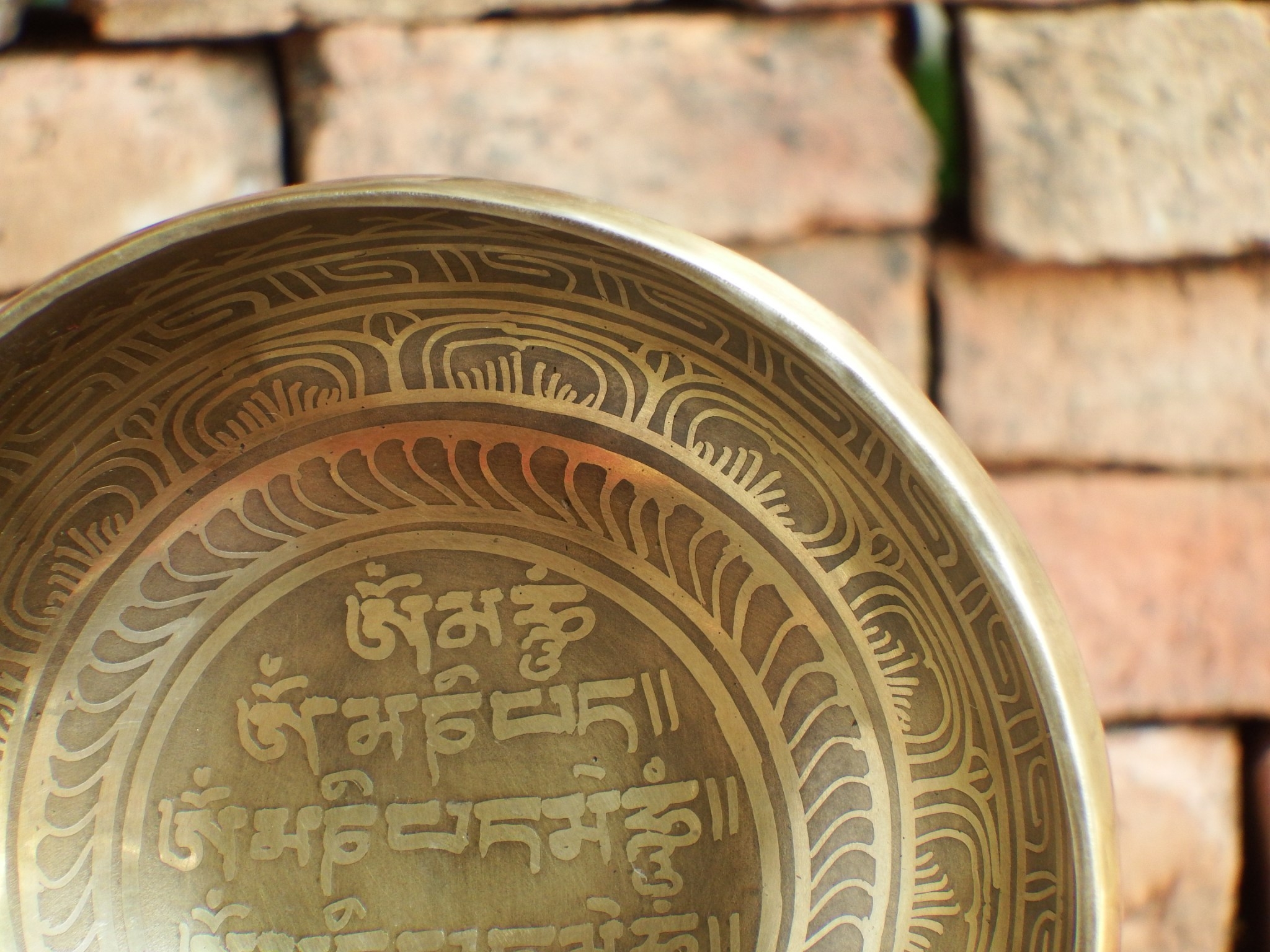 ขันทิเบต(ทองเหลือง) Tibetan Singing Bowl งานทำมือโดยช่างฝีมือชาวเนปาล (16 cm.)