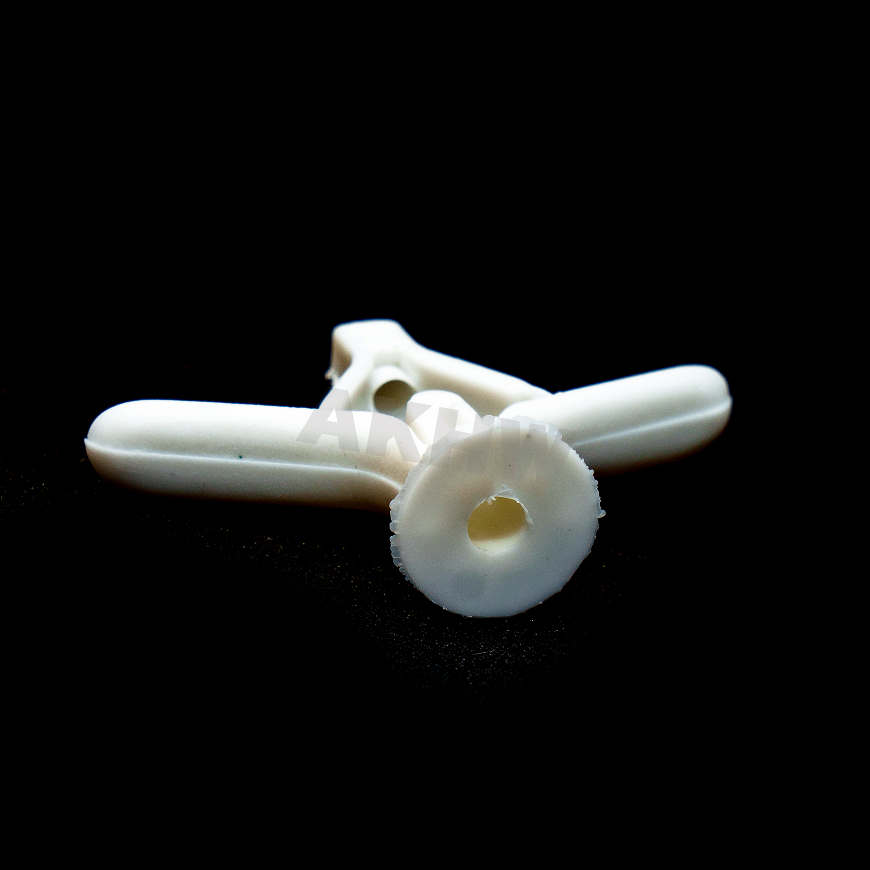 พุ๊กปีกผีเสื้้อ KingsMan สำหรับยึดฝ้าหรือผนังกลวง [ขายปลีก/ส่ง]