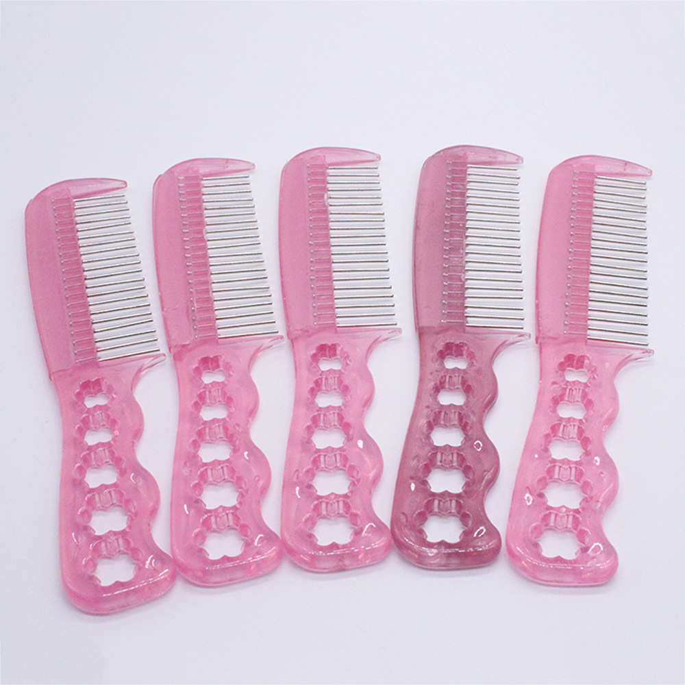 แชมพูและหวีเหมาะสำหรับป้องกันผมพันกันเพื่อให้ผมน้องตุ๊กตาชนิดต่างๆมีผมนุ่มสลวยสวยงาม