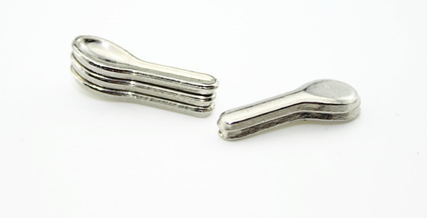 ช้อนจิ๋วจำลองสีเงินมันวาว งานสะสมdollhouse ตุ๊กตาจิ๋ว อาหาร ของเล่น โมเดล DIY ดินจำลอง มินิ