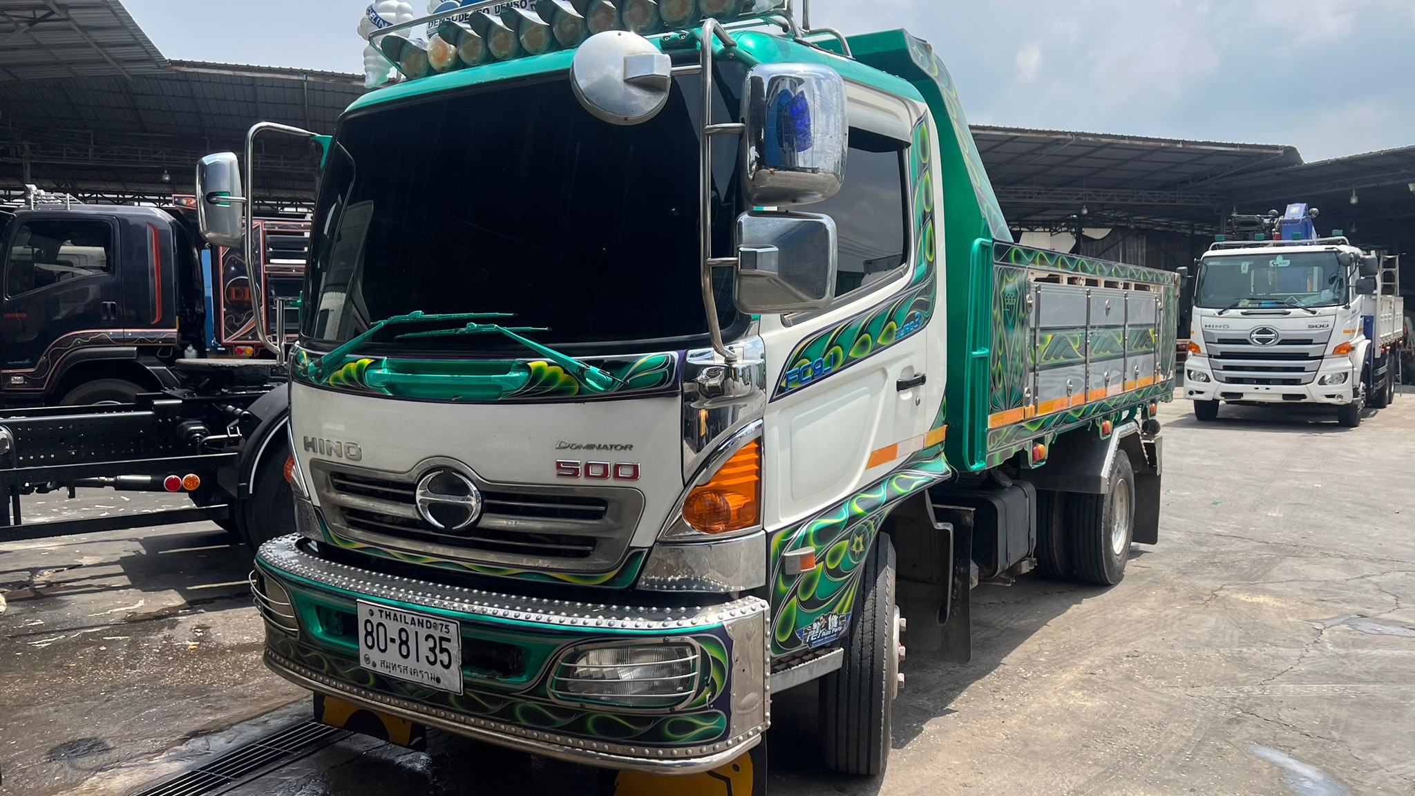6ล้อดั้มHINO FC9J 175แรงปี2558ยาว4.0เมตรดั้มพร้อมใช้งานตามสภาพราคา850,000เก็บงานใหม่980,000บ.8135