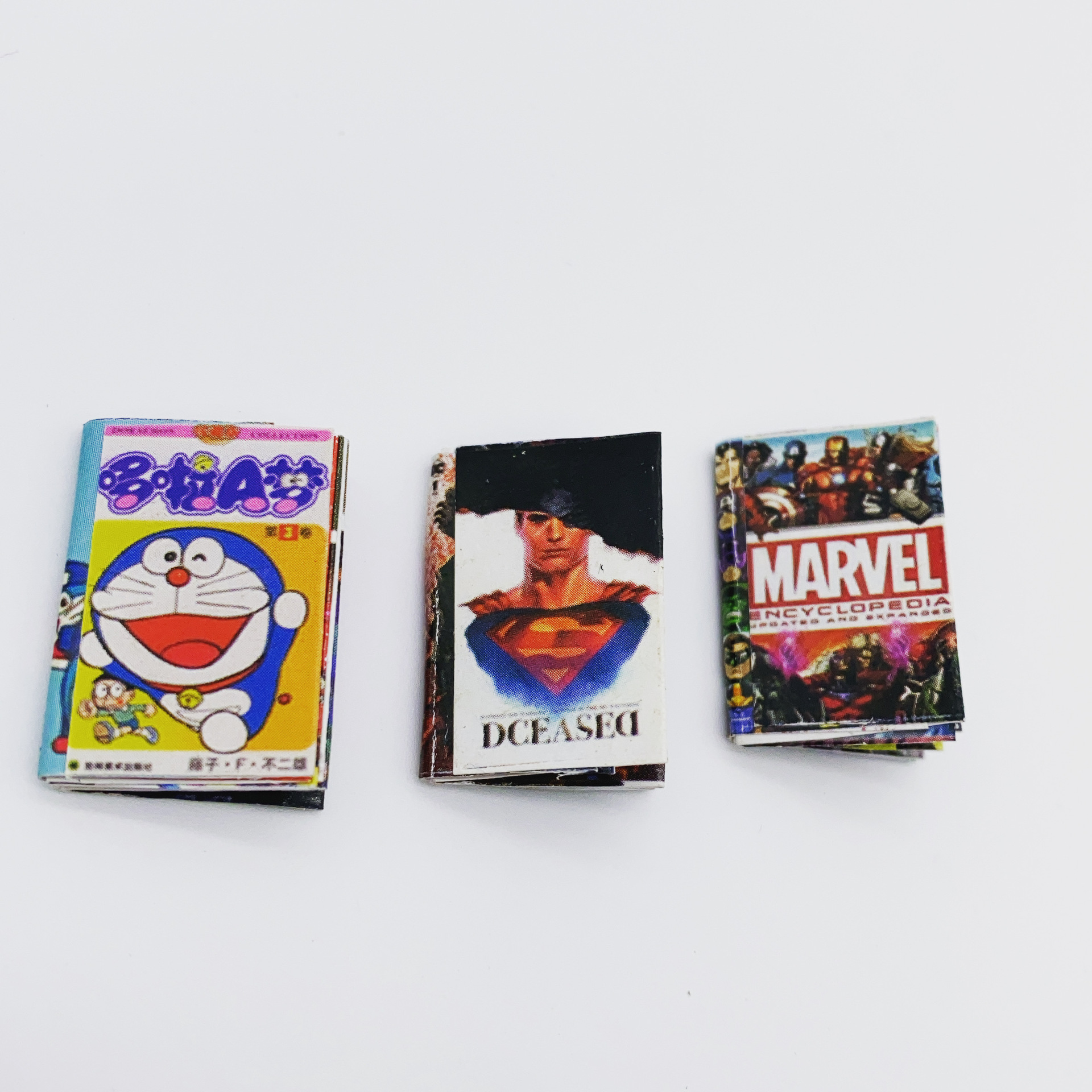 หนังสือจิ๋วโดราเอม่อนมาเป็นเซทเหมาะสำหรับนักสะสมของจิ๋วสามารถเปิดได้จริง