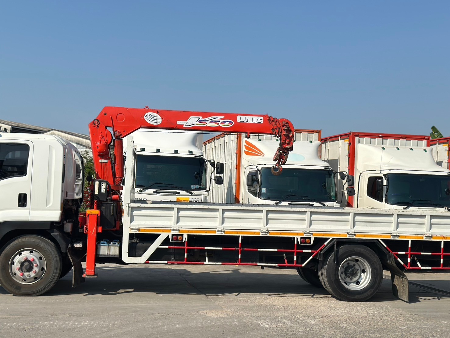 6ล้อIsuzu FTR240 แรง ติดเครน5ตัน4ปอก กะบะยาว7.5ม.ปี56