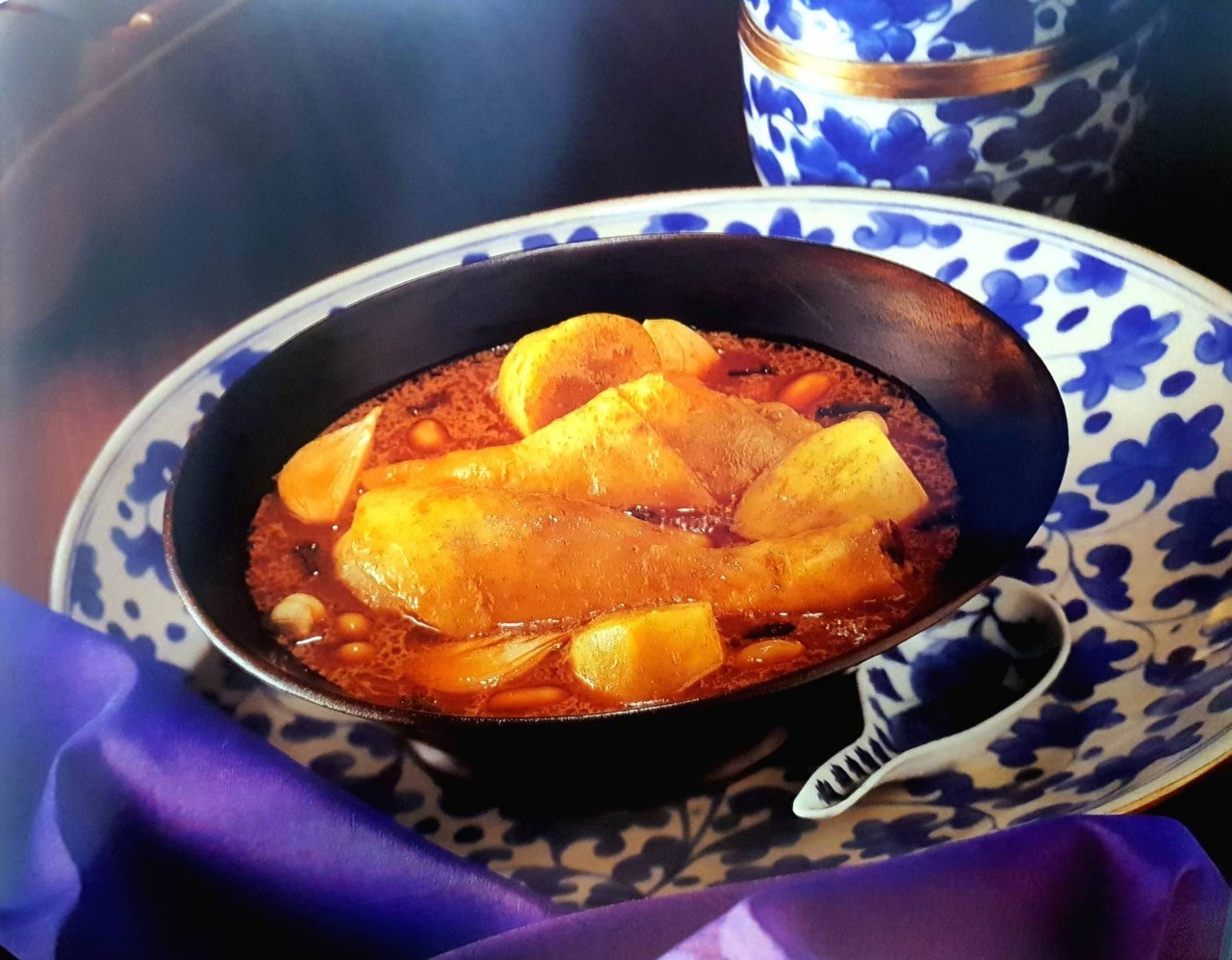 THAI CUISINE : THE SPICE OF LIFE