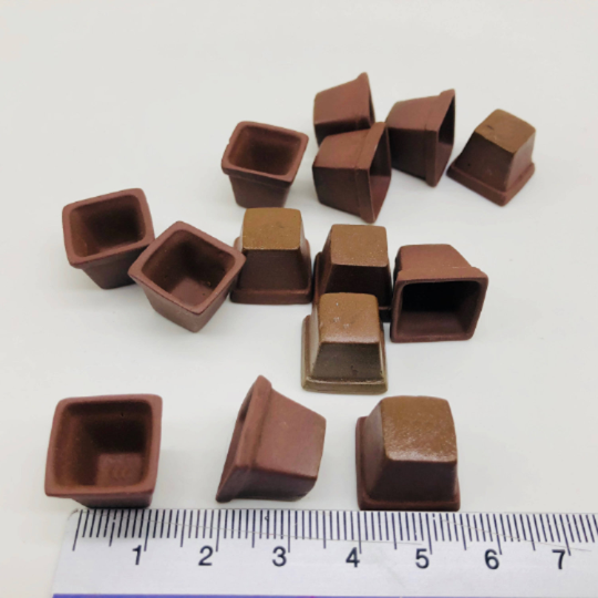 100 อัน กระถางดินเผาจิ๋ว แบบ 4เหลี่ยม (สีช็อคโกแลต)