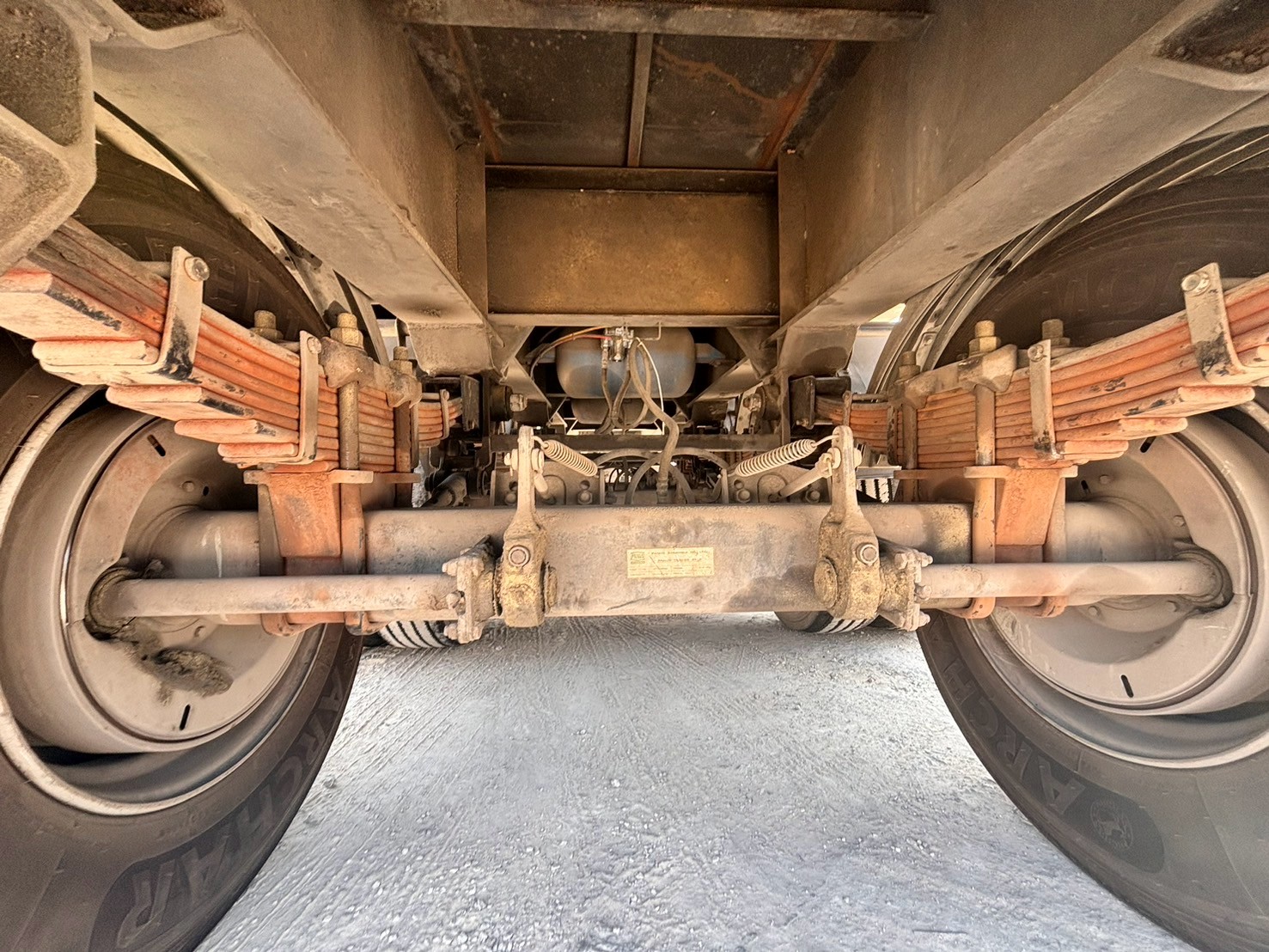 หางพื้นเรียบ3เพลา ย.12.5ม.ปี59พนัส นน.8800ก.ก. นนรวม25.5ตัน. ยาว12.5ม.ราคา450,000Pro355,000