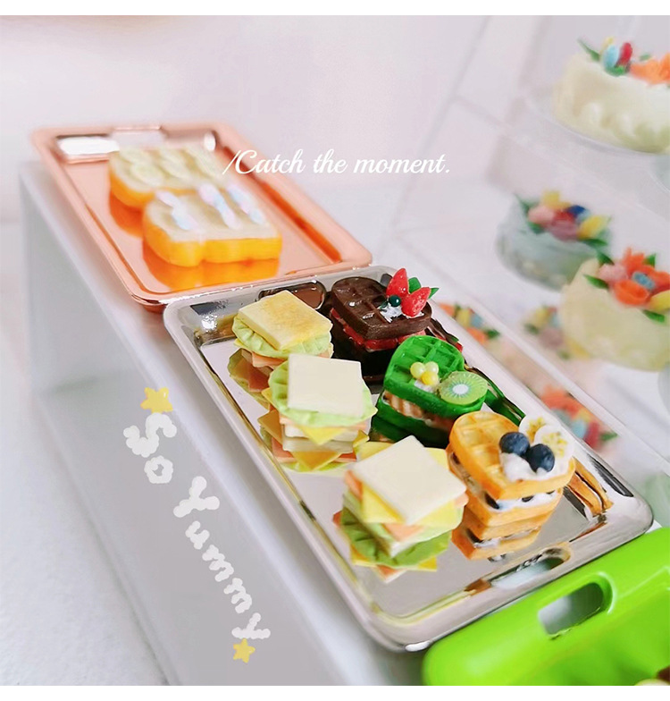 ถาดจิ๋วสีขาวสำหรับนักสะสมของจิ๋วและนำไปจัดร้านประดิษฐ์จากดินปั้นจิ๋ว