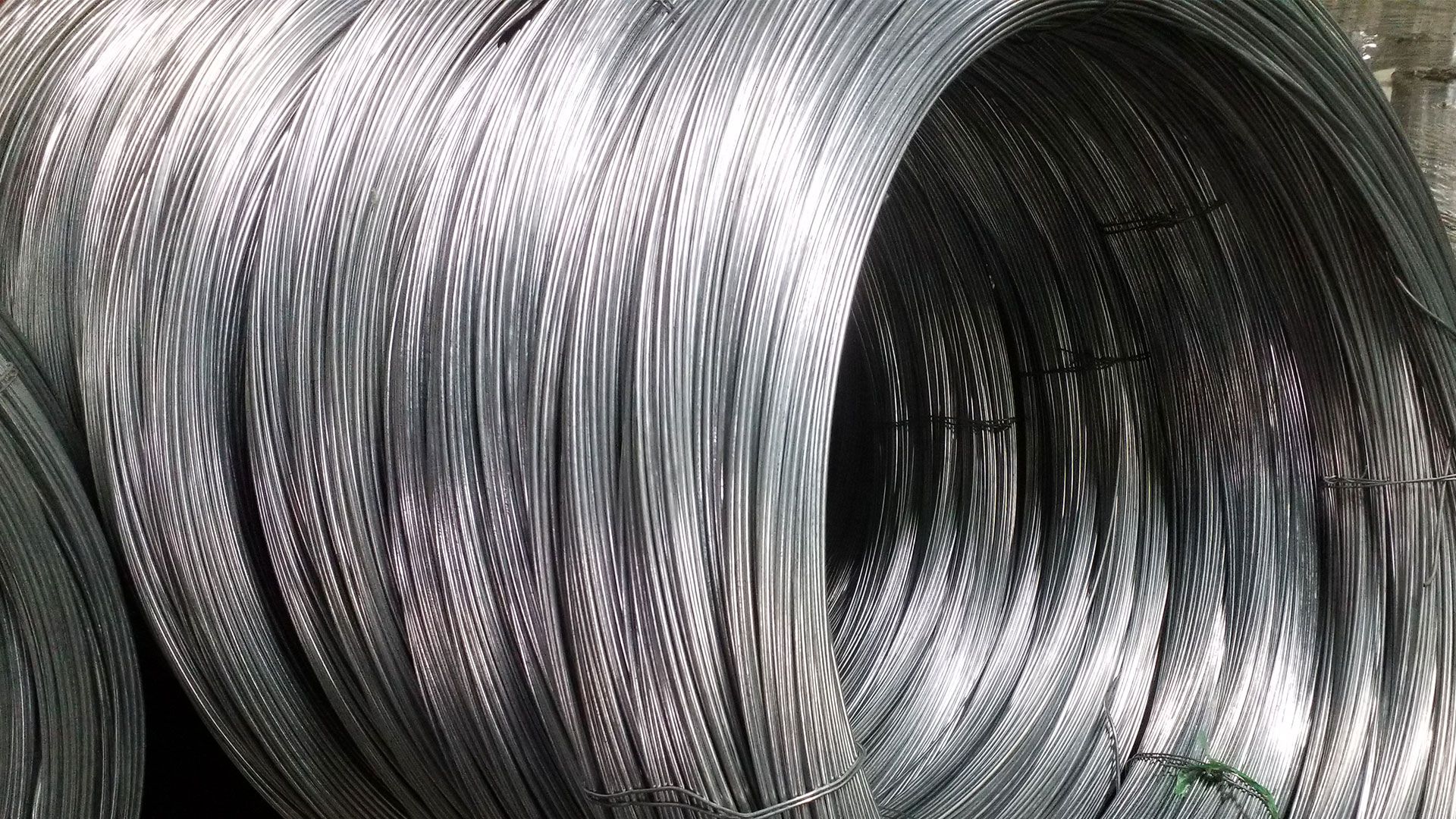 ลวดขาว(ลวดชุบสังกะสี ) ชุบกันสนิมอย่างดี ไม่เป็นสนิม มีหลายความหนา [ขด1kg]